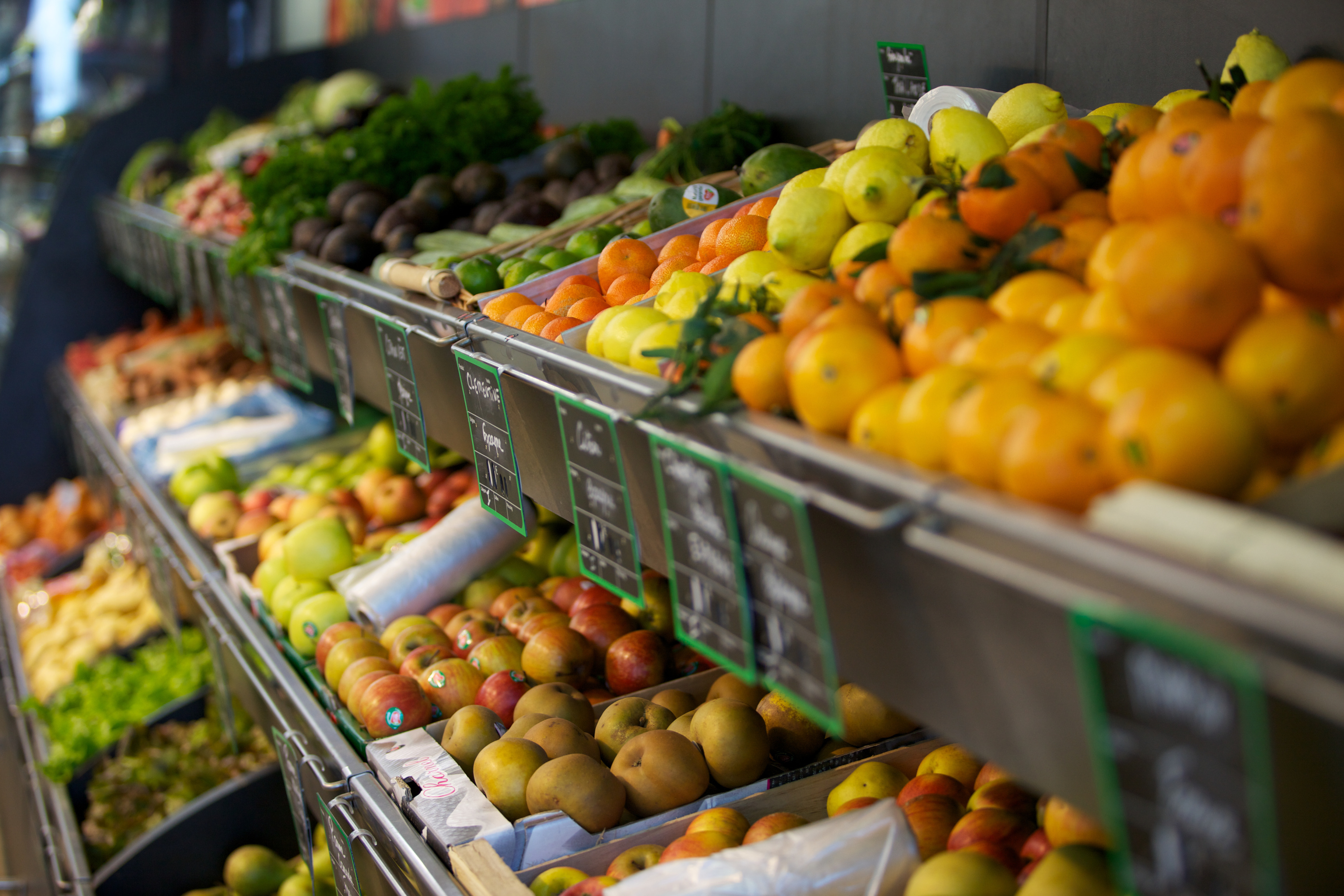 Manger cinq fruits et légumes par jour » coûte jusqu'à 222 € par mois pour  une famille de quatre