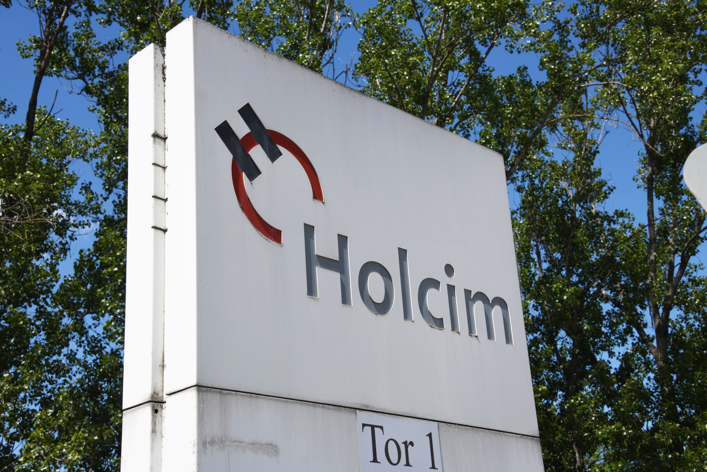 Holcim rachète un fabricant allemand de caoutchouc pour ses activités de toiture