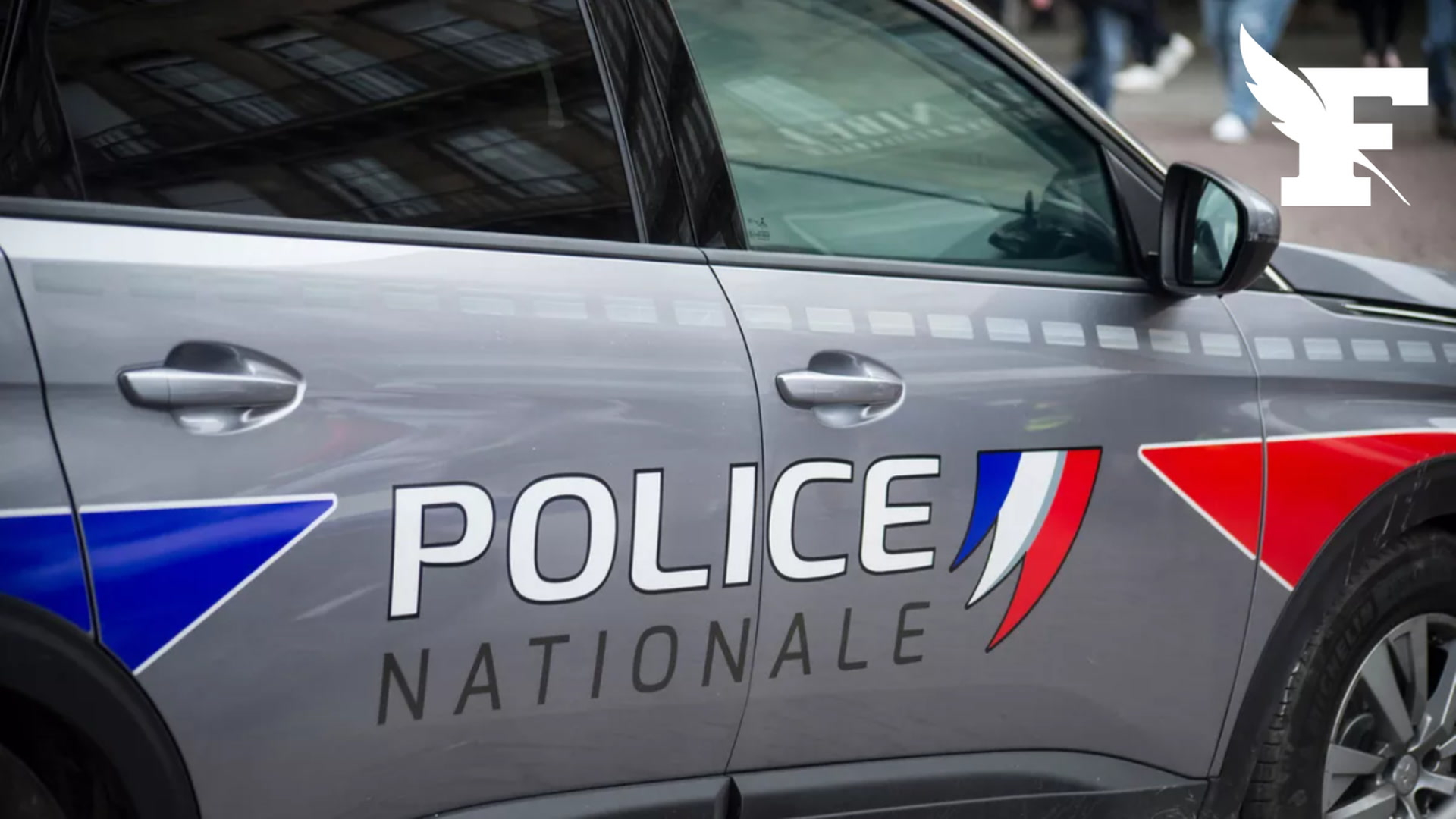 Paris : un homme s’infiltre par la fenêtre d’un appartement et viole une femme