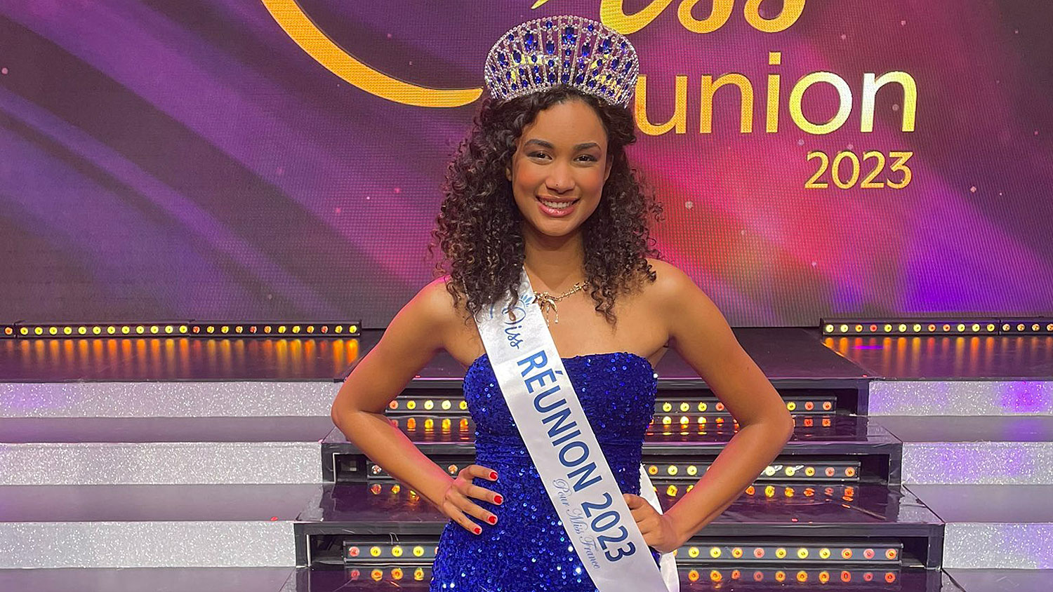 Photo : Miss Réunion est Marion Marimoutou. Elle a 18 ans et est