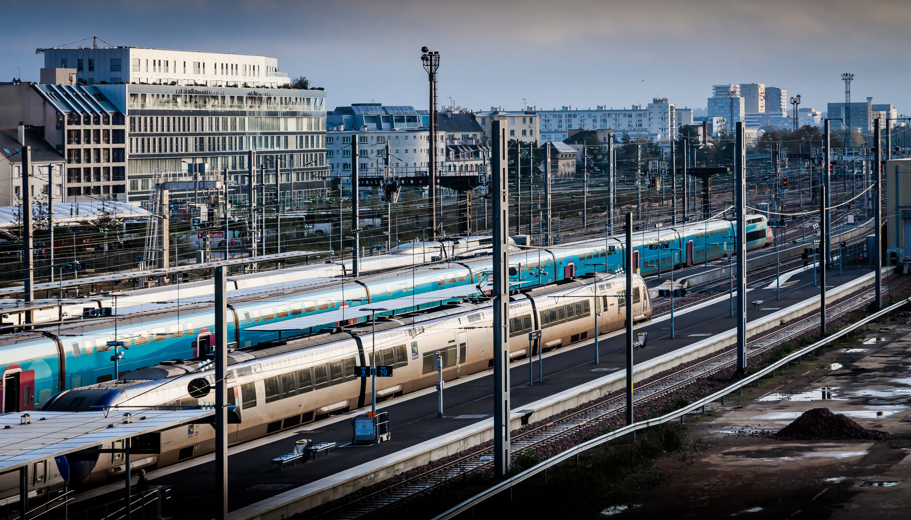 Au cœur de la salle de la SNCF qui gère, depuis Rennes, l