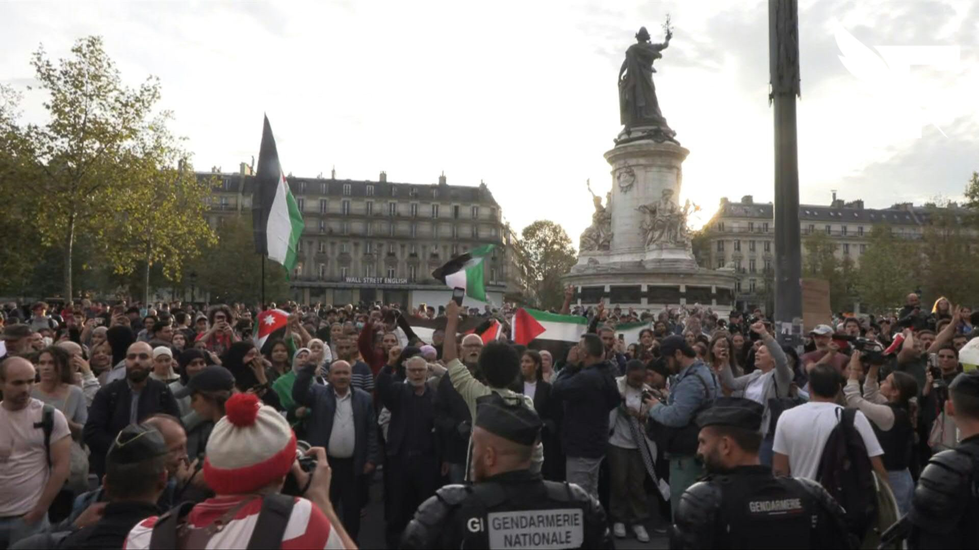 Saint-Étienne. Palestine : 300 personnes ont défilé dans le calme malgré  l'interdiction