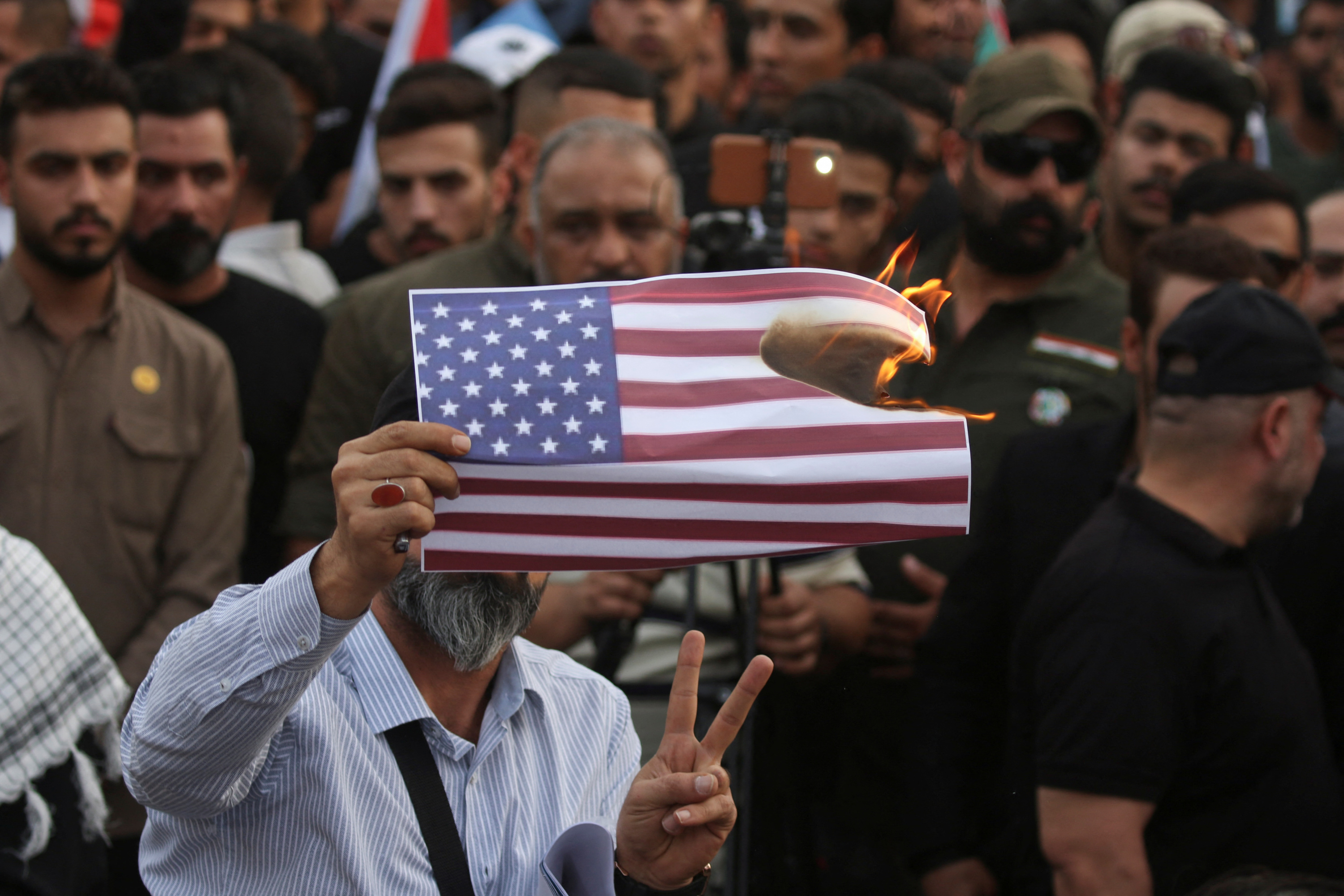 Washington évacue son personnel non-essentiel de son ambassade en Irak