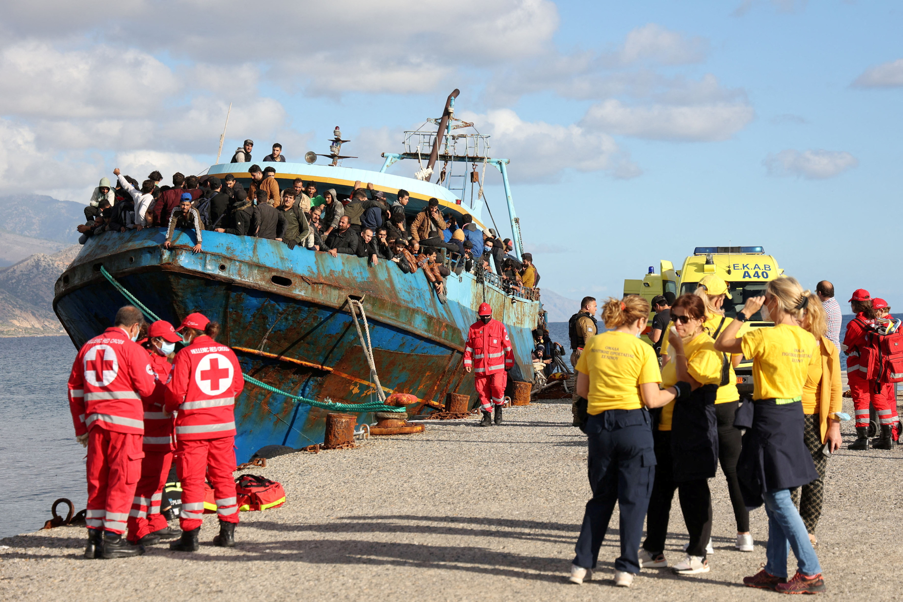 Naufrage d'un bateau de migrants en Grèce : ce que l'on sait du