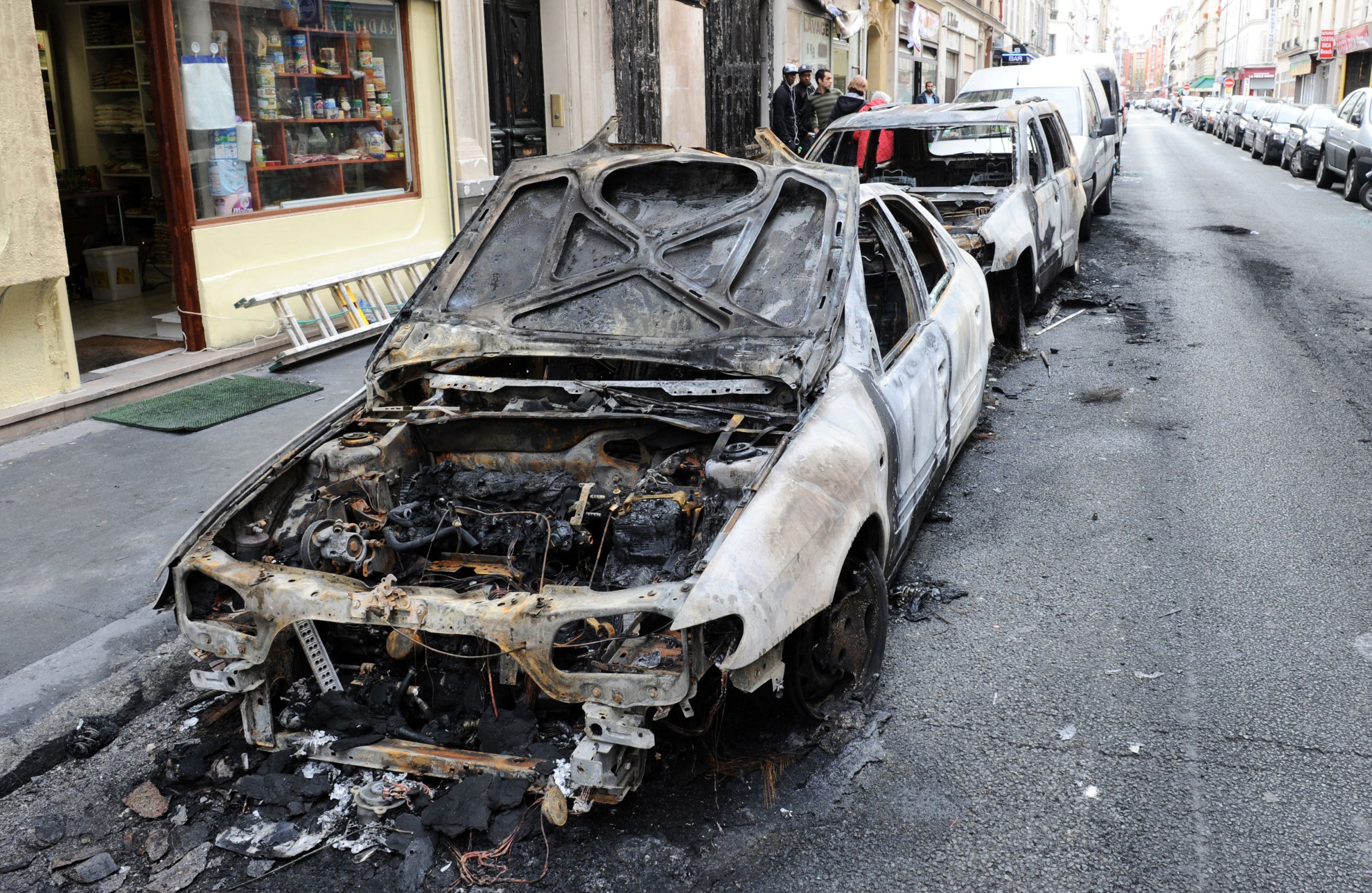 Gilets jaunes : voitures brûlées, logement dégradé… Comment se faire  rembourser ? - Le Parisien