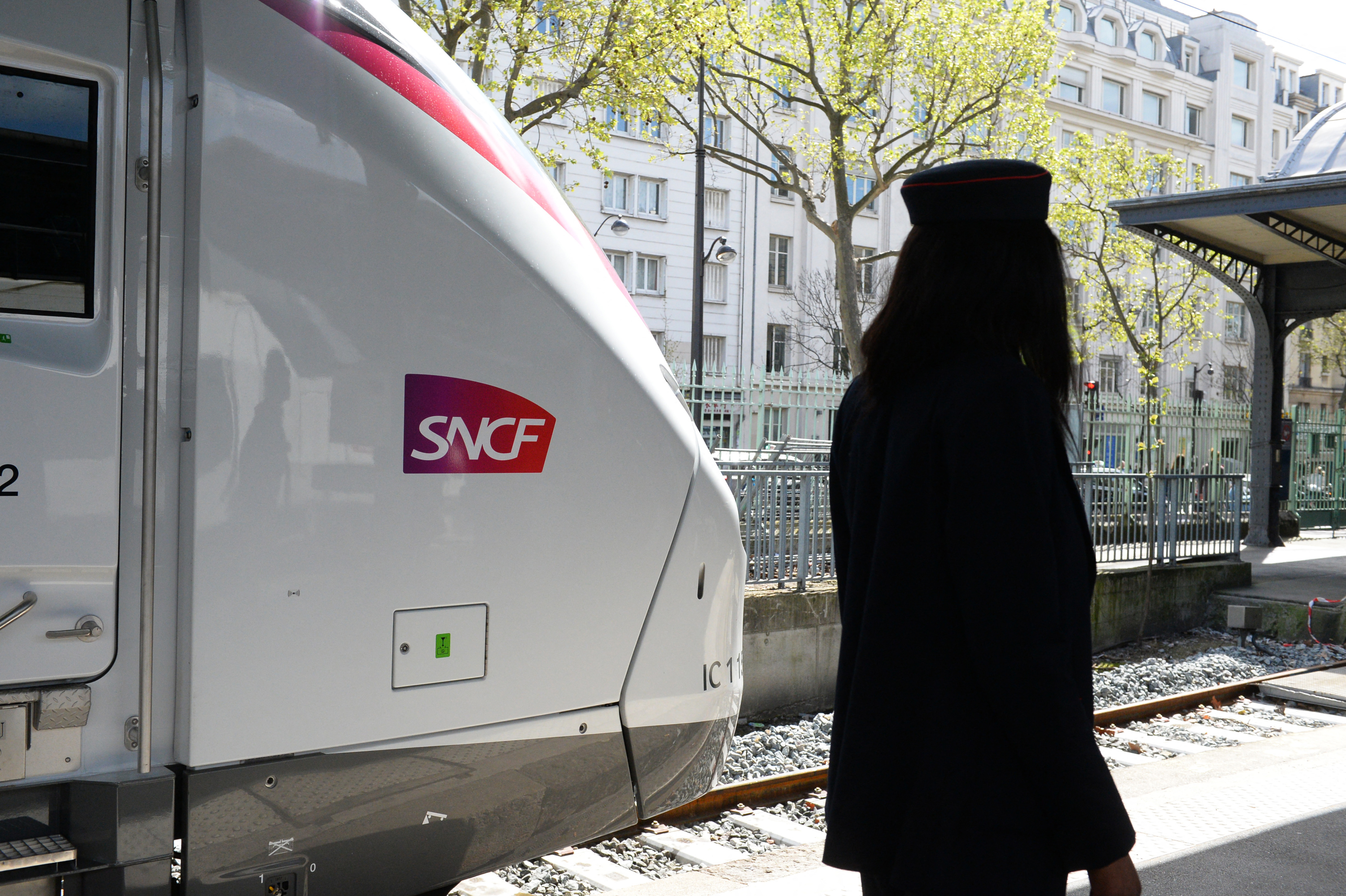 Un train Intercités Paris-Briançon arrive avec 11 heures de retard, la SNCF admet des conditions de voyage éprouvantes