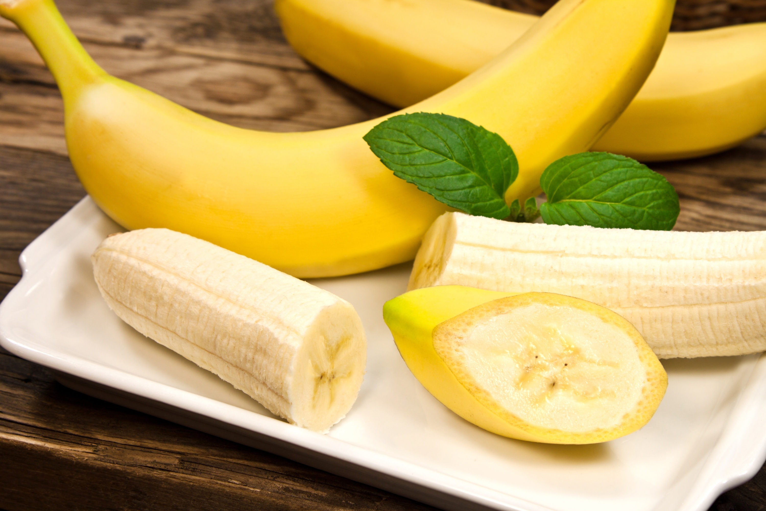 Banane : valeurs nutritives, calories, bienfaits & recettes