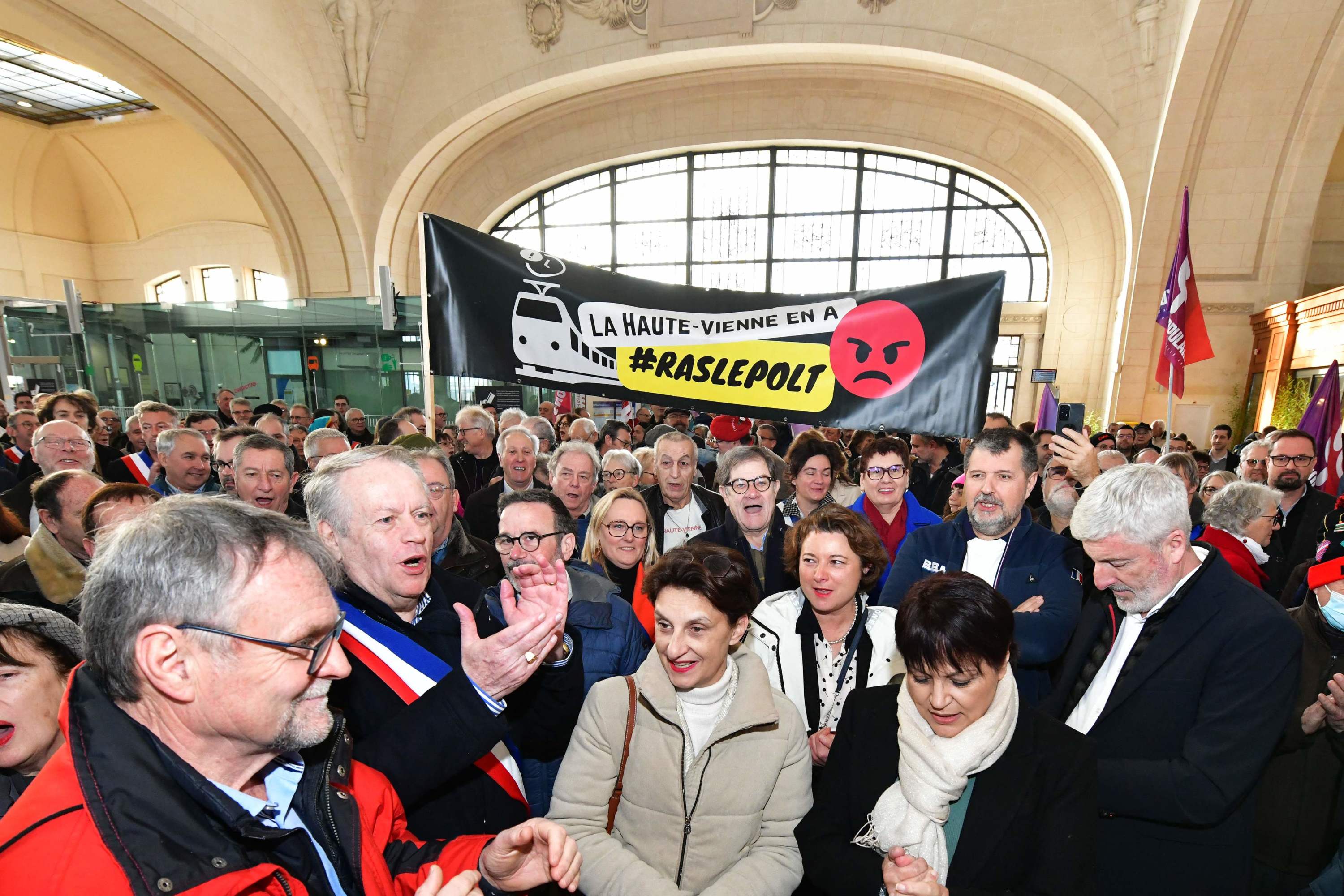 Limoges : rassemblement pour dénoncer la dégradation de la ligne Paris-Toulouse