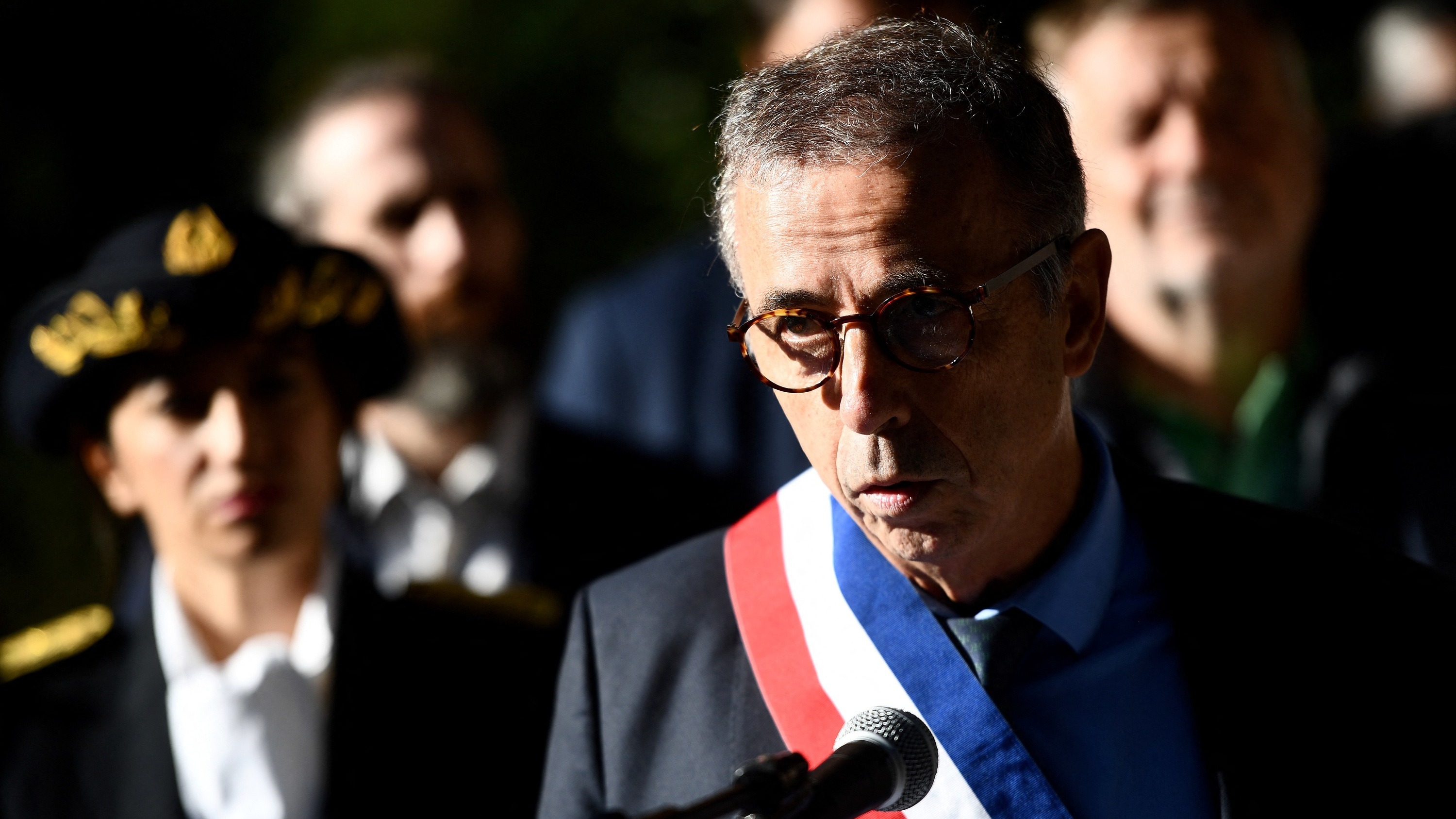 Réforme de la loi sur les quotas de HLM : le maire de Bordeaux accuse Gabriel Attal de vouloir casser le thermomètre