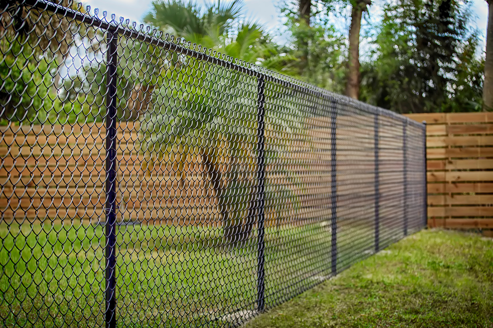 Mon voisin veut remplacer notre clôture mitoyenne, pourtant en parfait état. Puis-je refuser ?