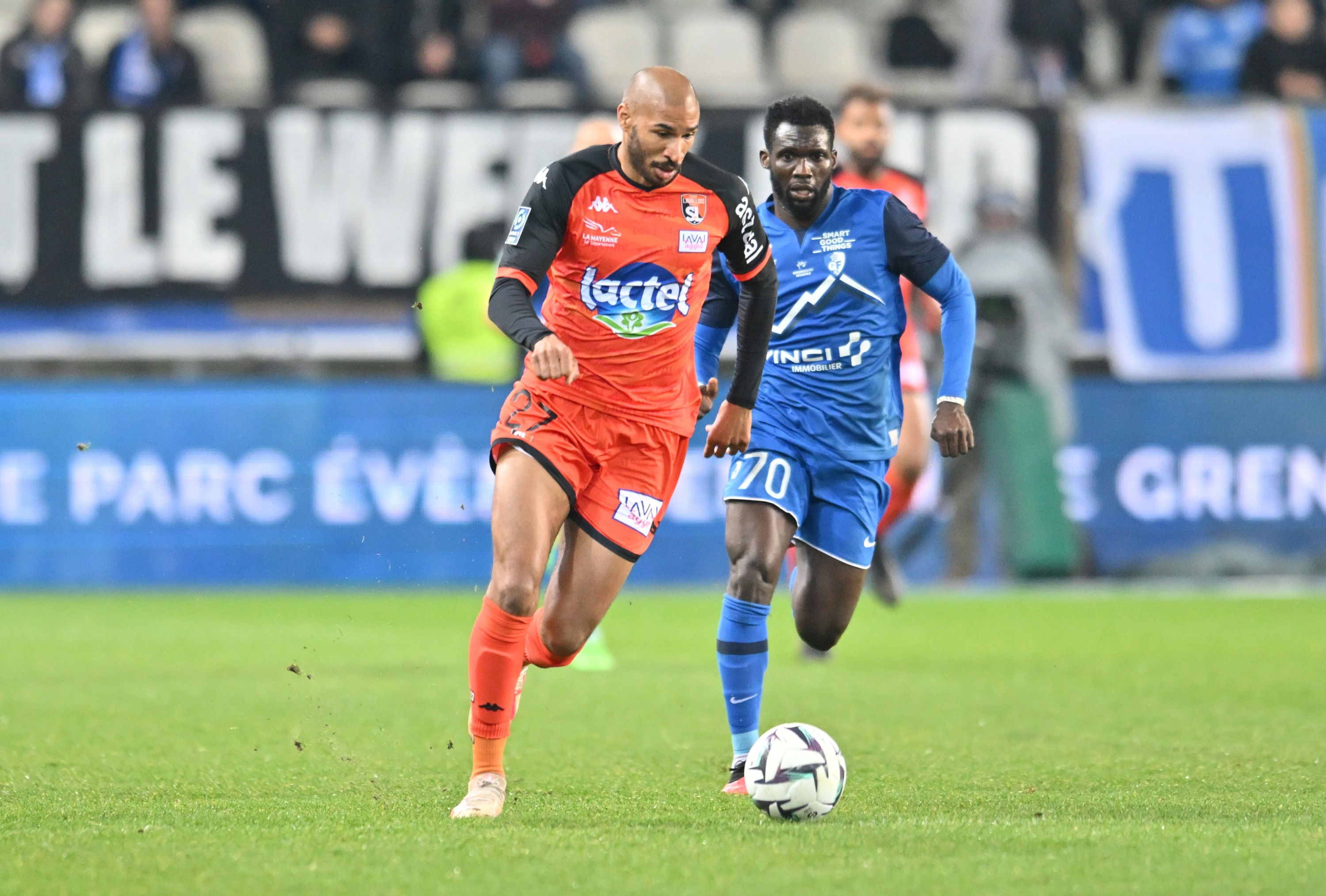 Ligue 2 : Laval enfonce Grenoble et retrouve le podium