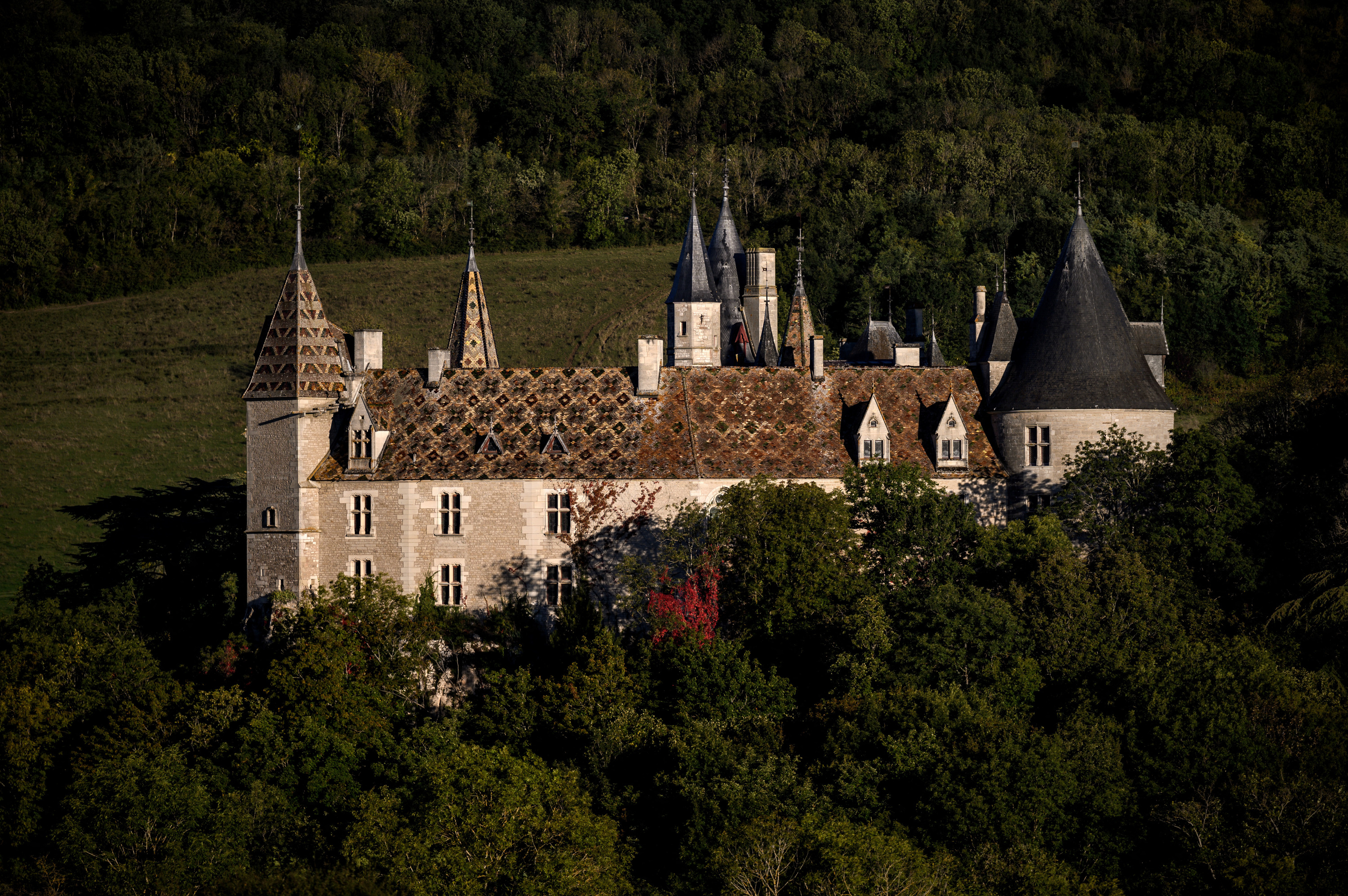 Château de La Rochepot: l’ancien propriétaire, son chauffeur et sa maîtresse rejugés en appel