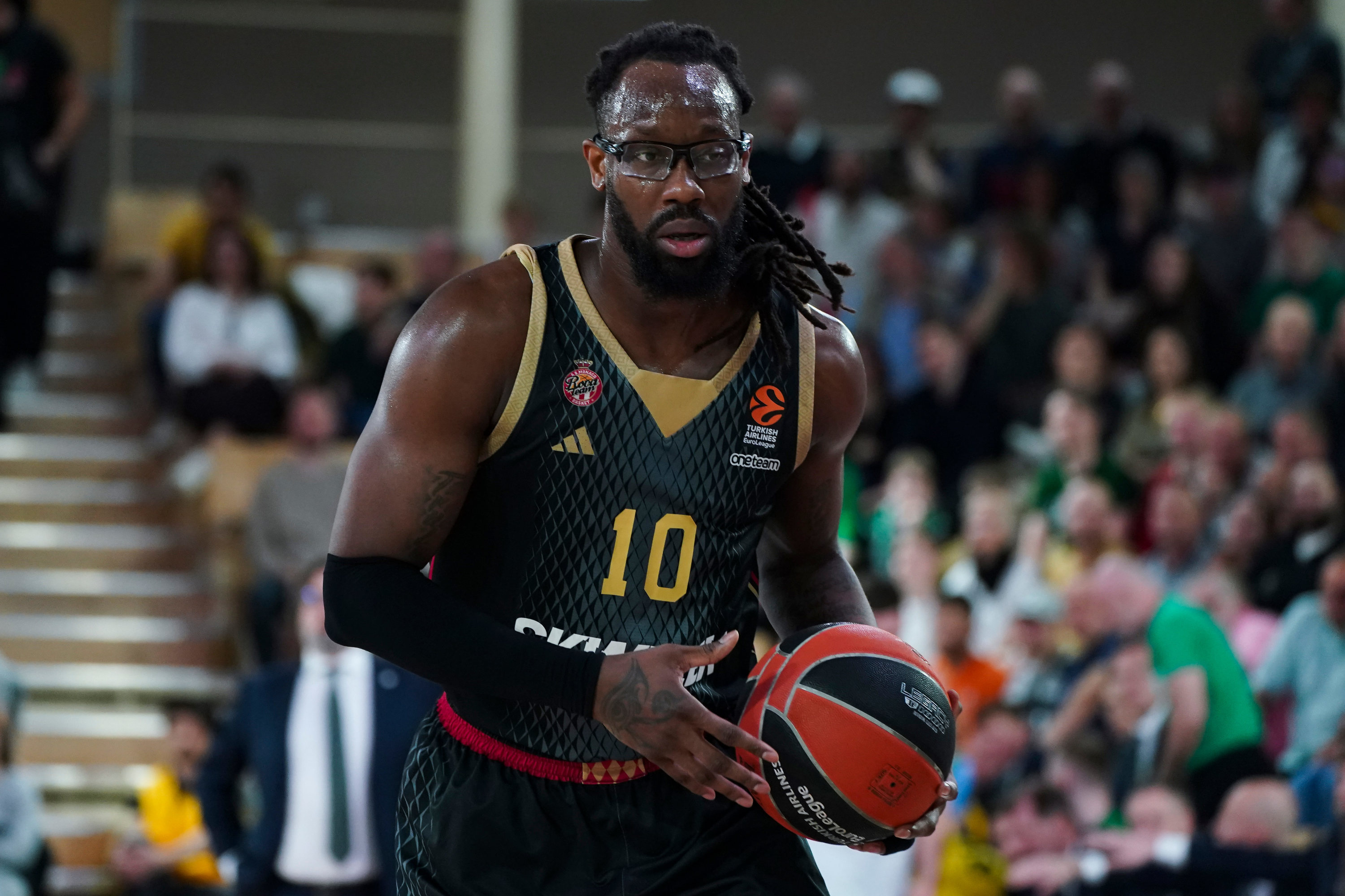 Basket : Monaco largement défait, Bourg-en-Bresse qualifié pour les play-offs