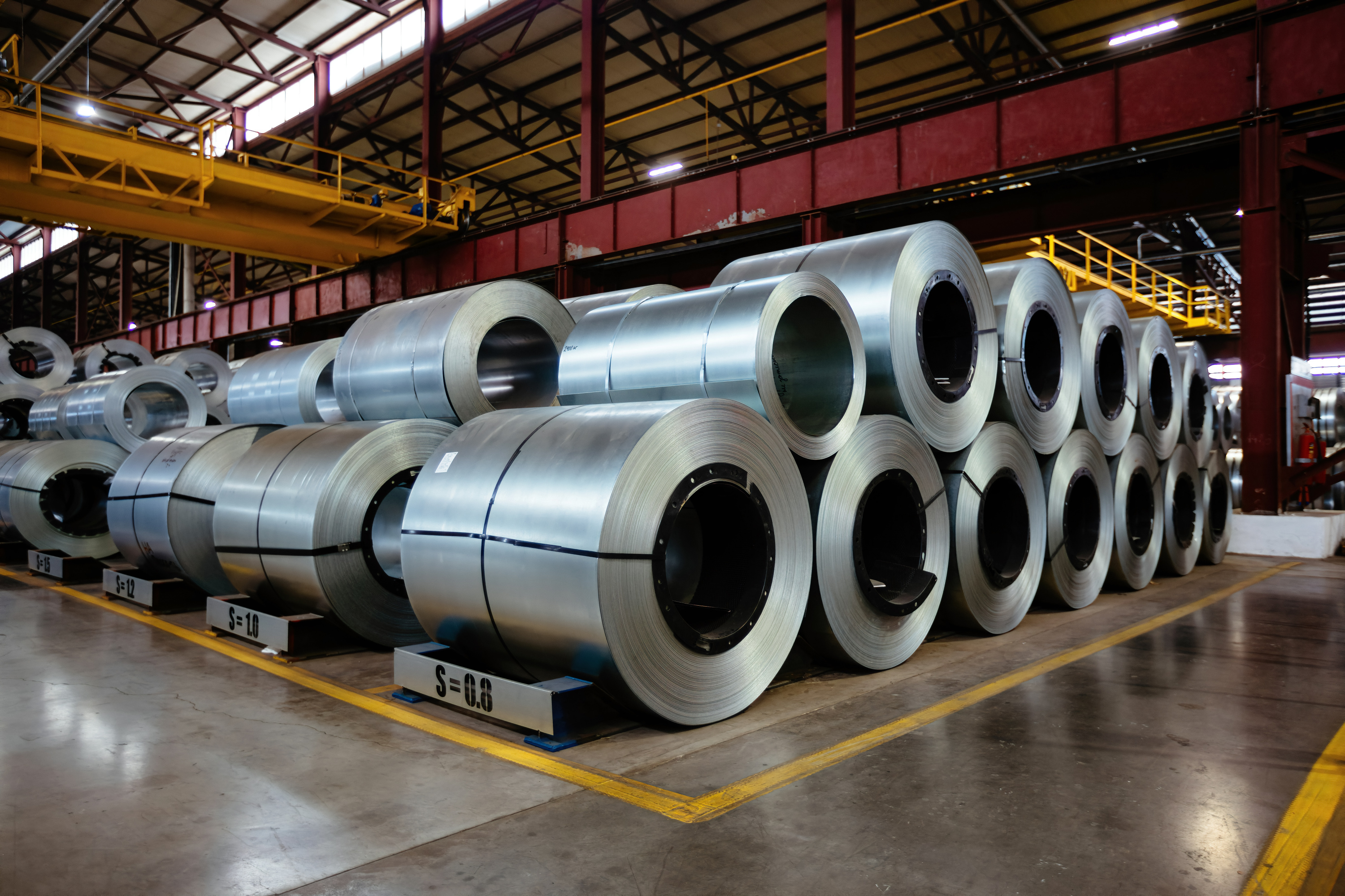 Aluminium, cuivre, nickel... Les États-Unis interdisent l'importation de métaux russes