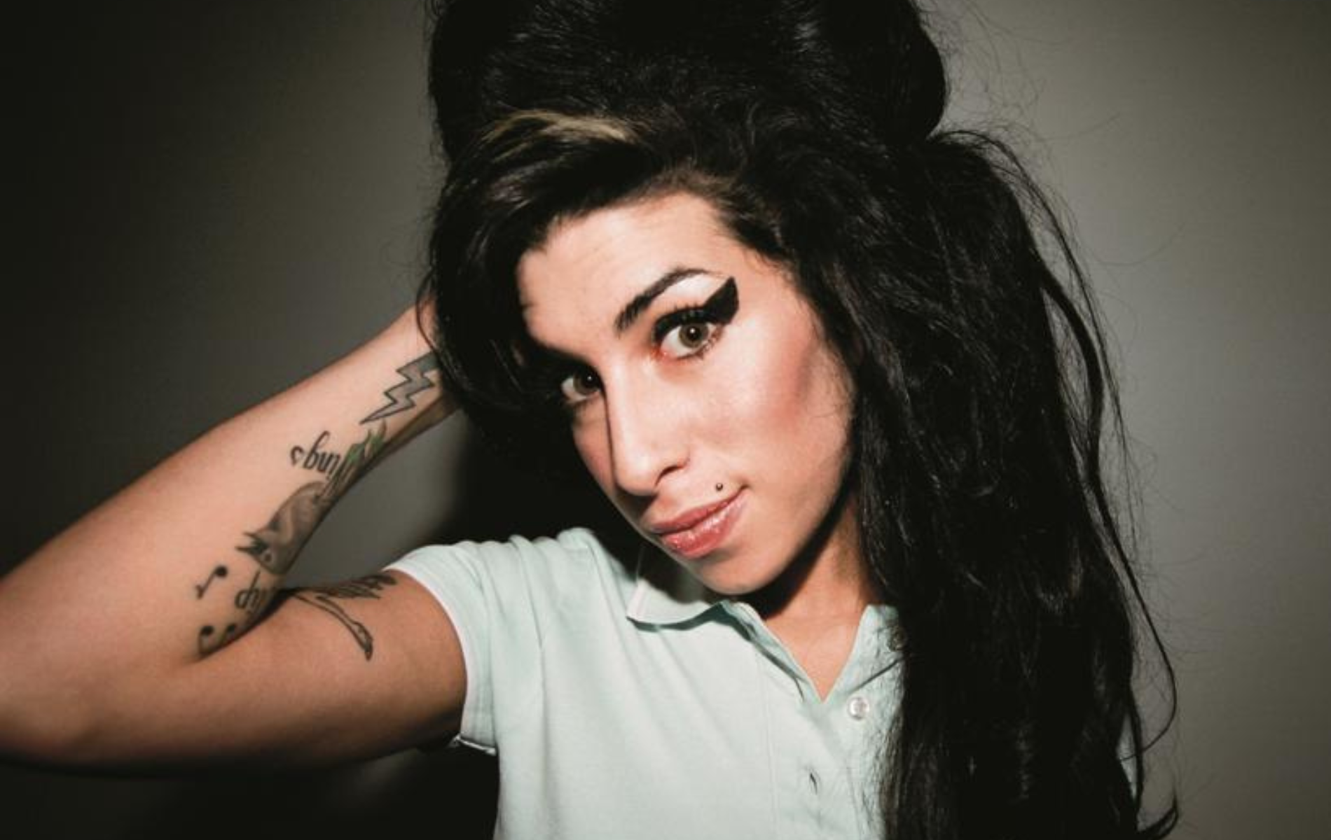 Back to Black , le biopic sur Amy Winehouse célèbre l'artiste qui vibrait comme une boule de feu