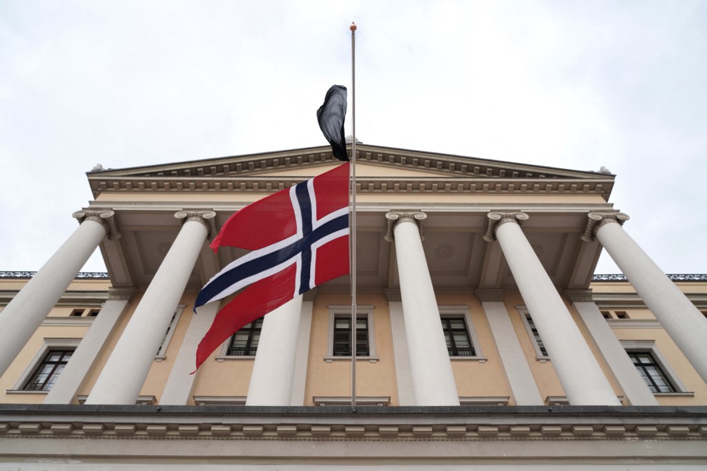 La Banque de Norvège laisse son taux inchangé, la baisse espérée s'éloigne