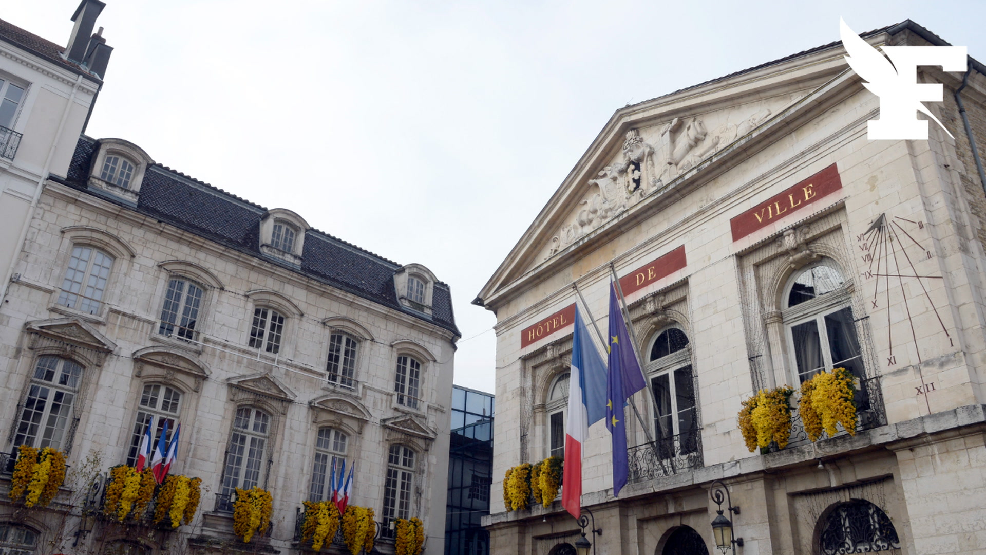 Bourg-en-Bresse : le maire porte plainte contre des affiches islamophobes placardées dans sa commune