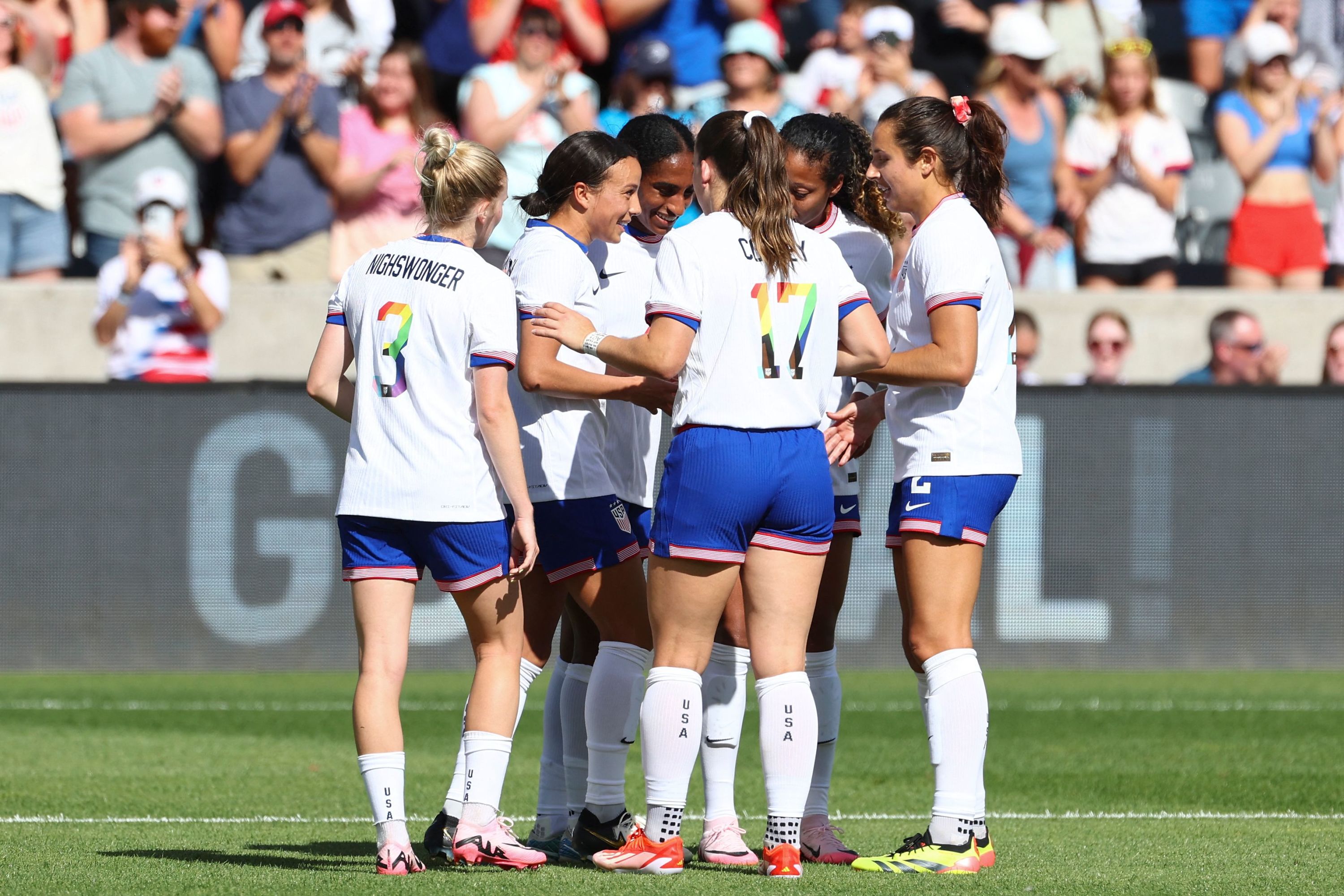 Foot : Emma Hayes soigne ses débuts à la tête de la sélection féminine des Etats-Unis