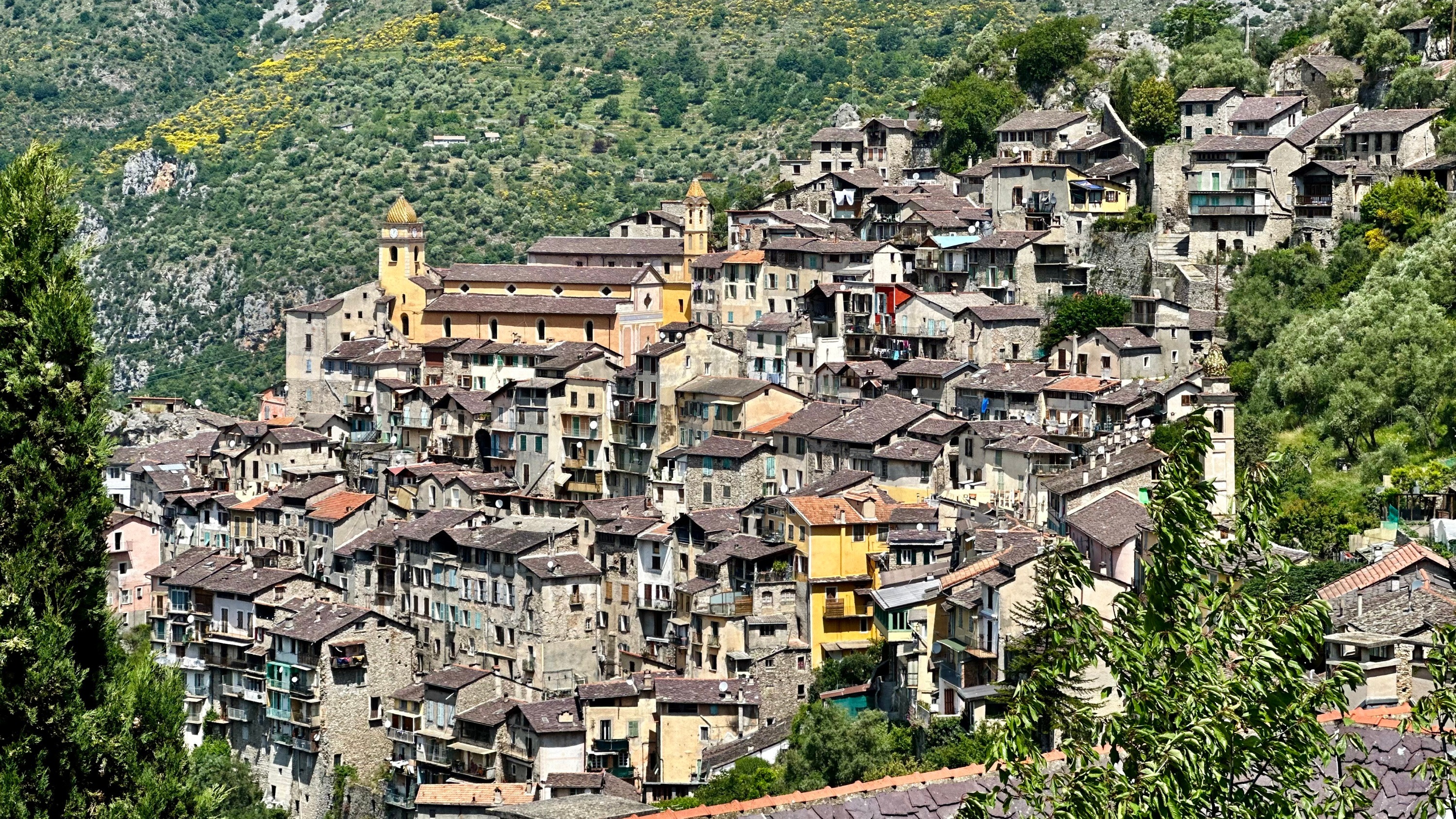 Avec les habitants de Saorge, le dernier bastion de l’ultragauche dans les Alpes-Maritimes