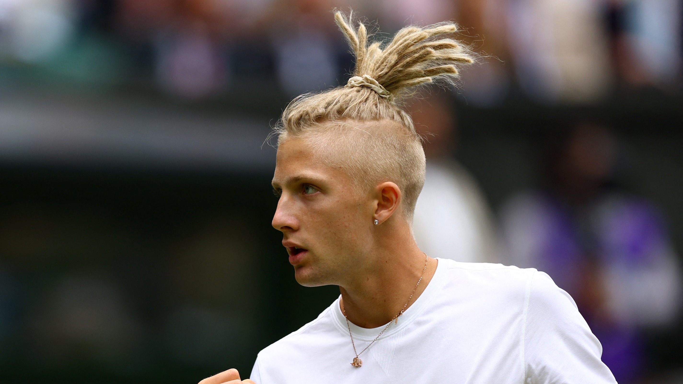 Wimbledon : J'espère que son coach en sait plus sur le tennis que son coiffeur sur les coupes de cheveux !, s’amuse McEnroe sur l’adversaire d’Alcaraz