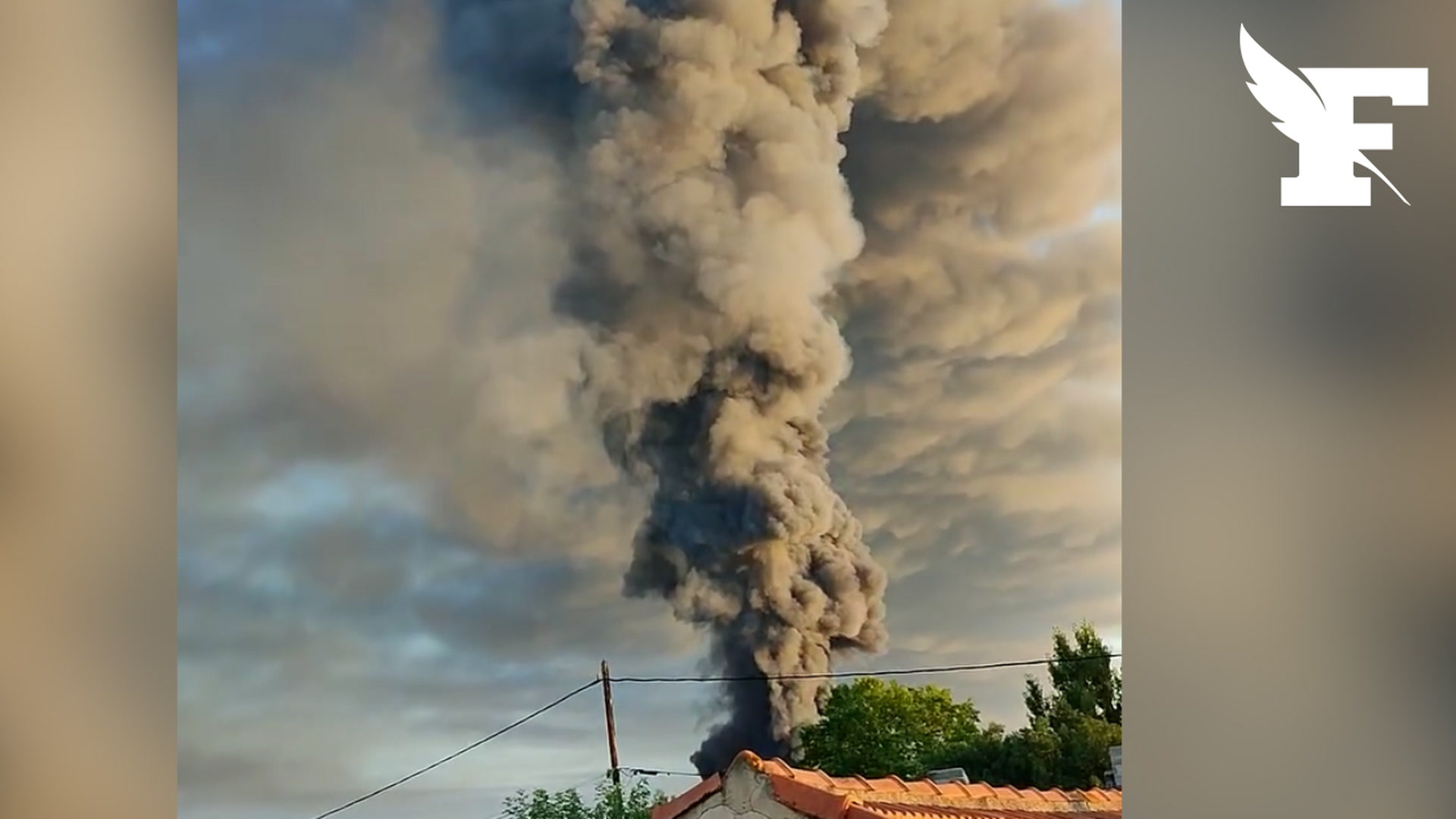 Gard: un incendie à Saint-Christol-lès-Alès provoque un impressionnant panache de fumée