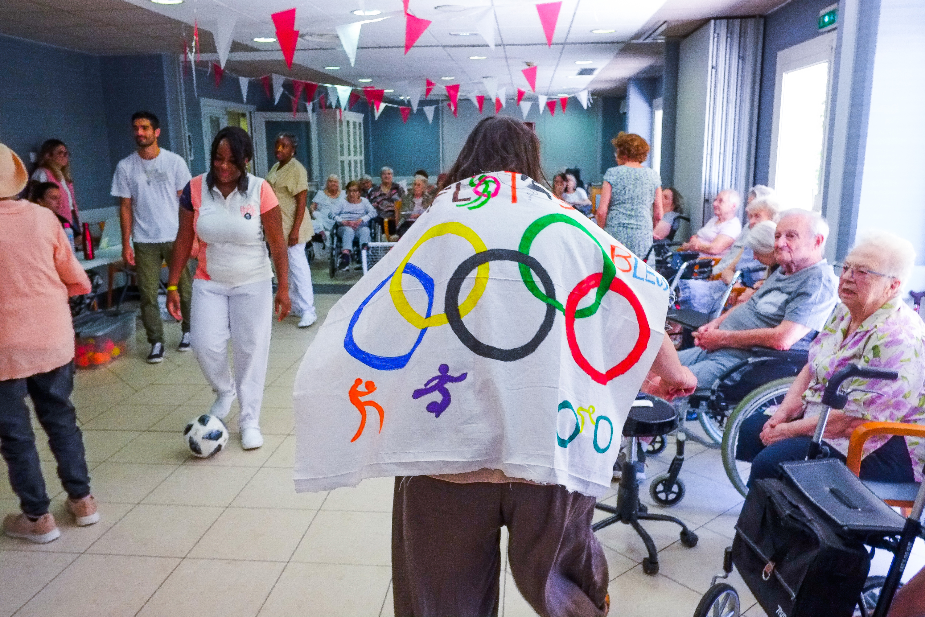 On redonne confiance aux résidents: à Chartres, un Ehpad organise ses propres Jeux olympiques