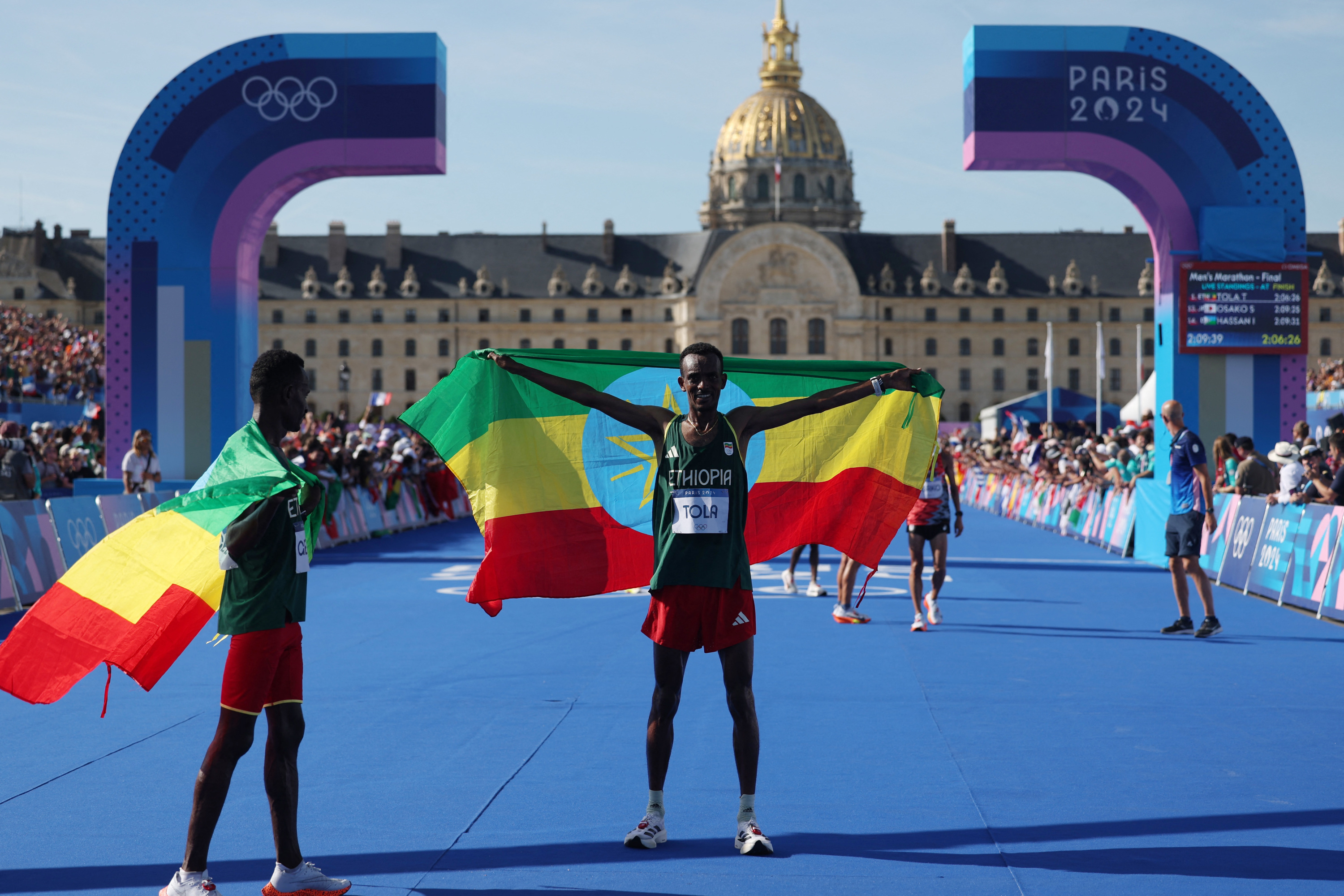 JO : nouveau record olympique, médaille d’or... Tola rentre dans la légende en remportant l'un des marathons les plus difficiles de l'histoire