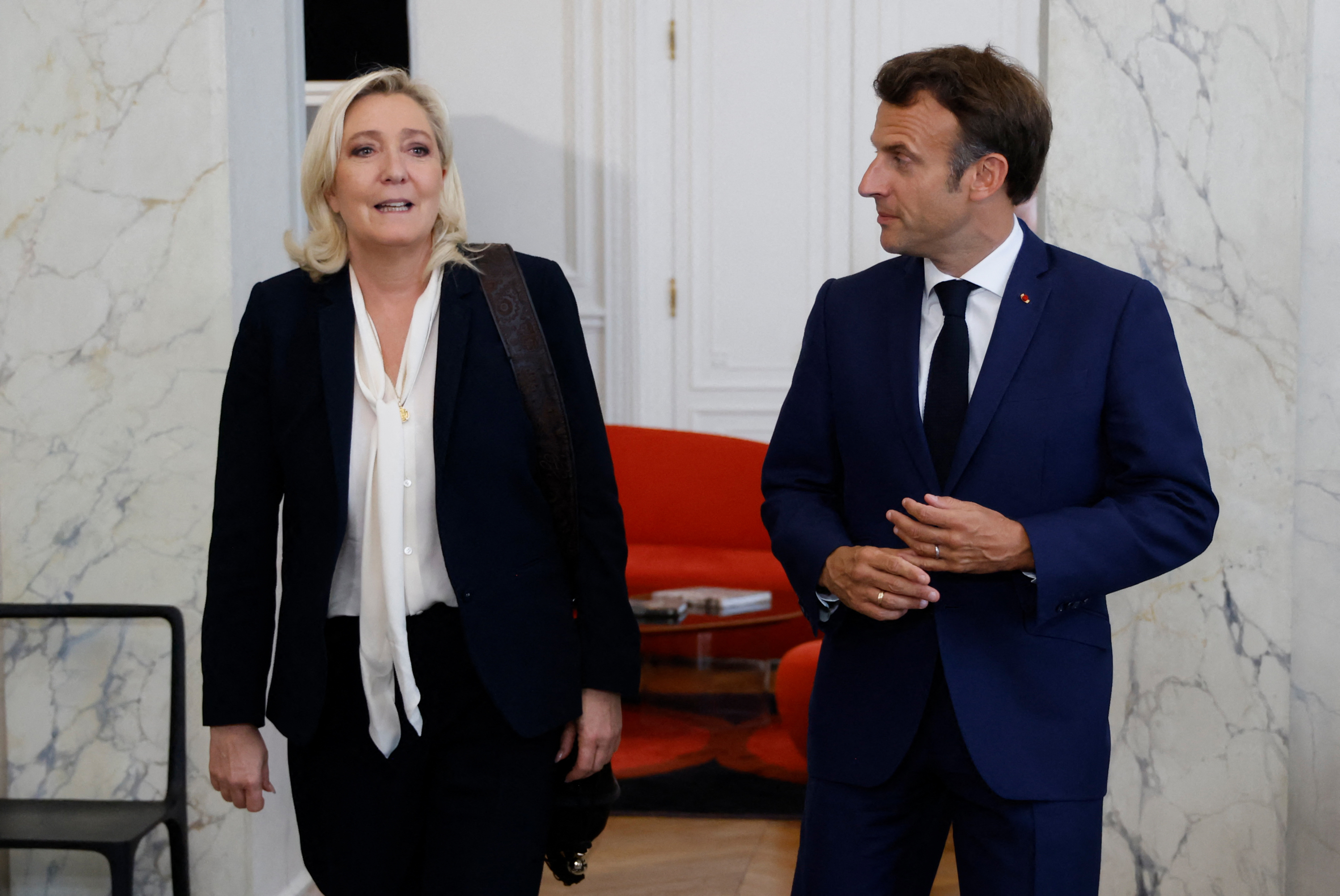 Gouvernement: Macron recevra Le Pen, Bardella et Ciotti lundi à l’Élysée