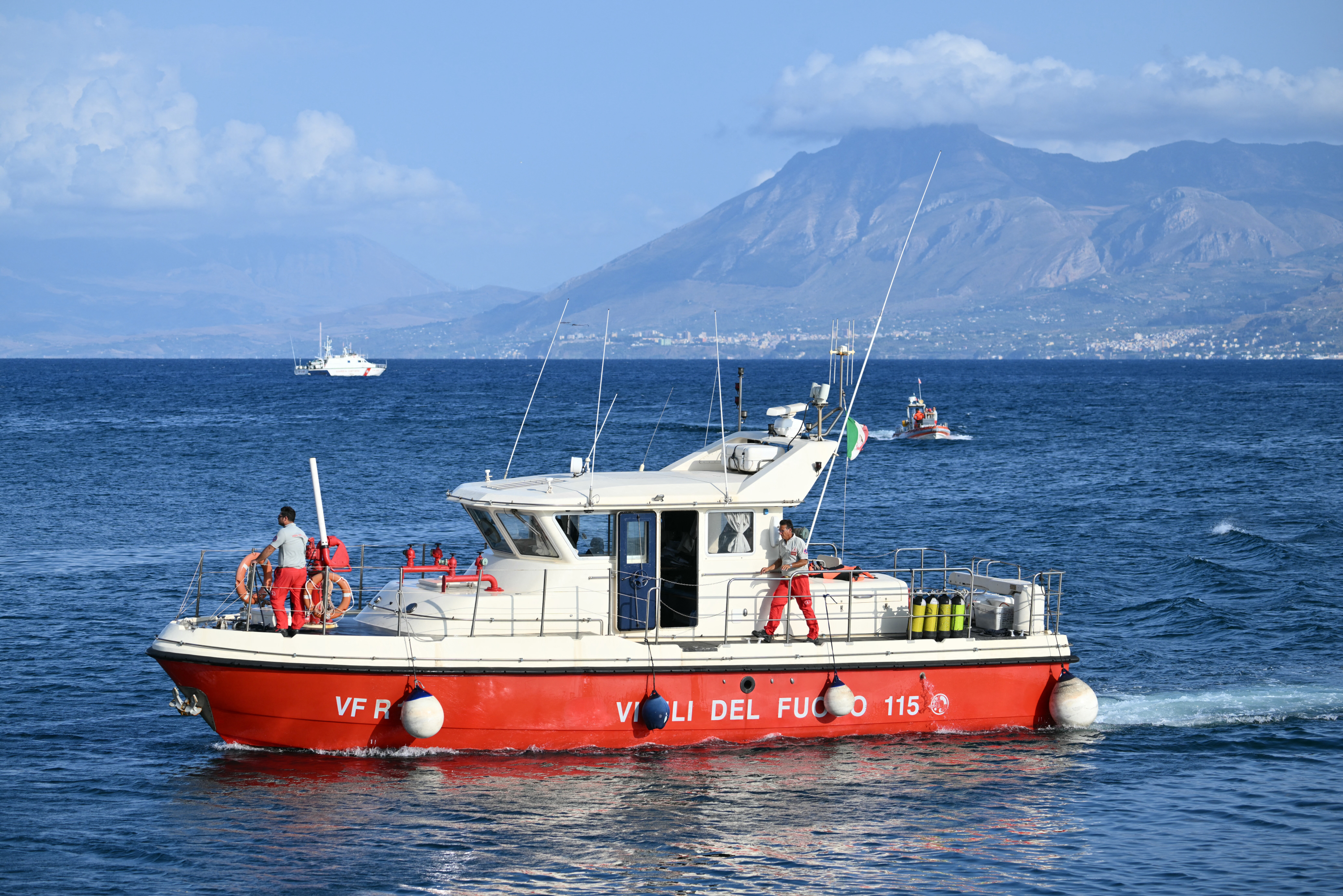 Naufrage d’un yacht en Sicile : les corps de Mike Lynch et de sa fille de 18 ans ont été identifiés