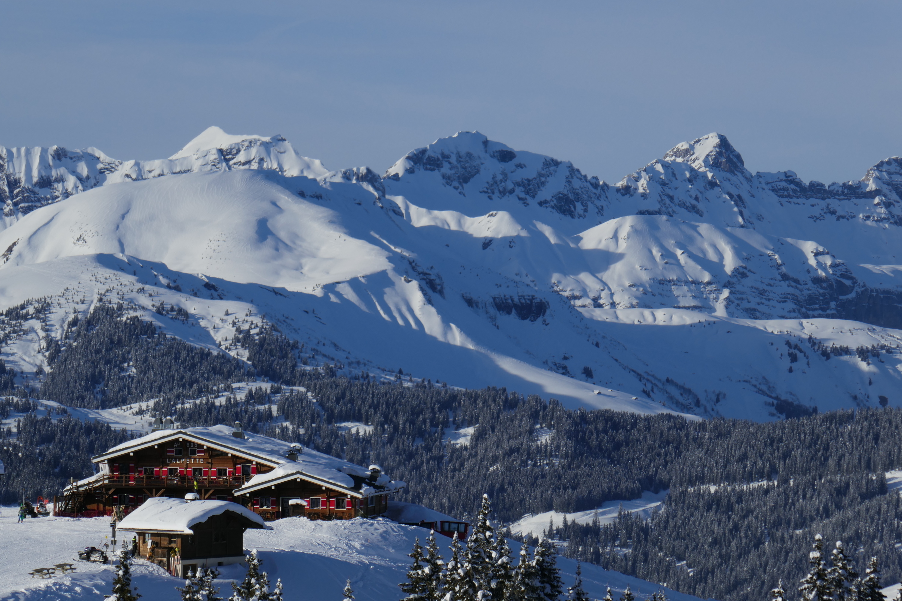 Dans un marché tendu, Megève recrute déjà ses saisonniers d'hiver