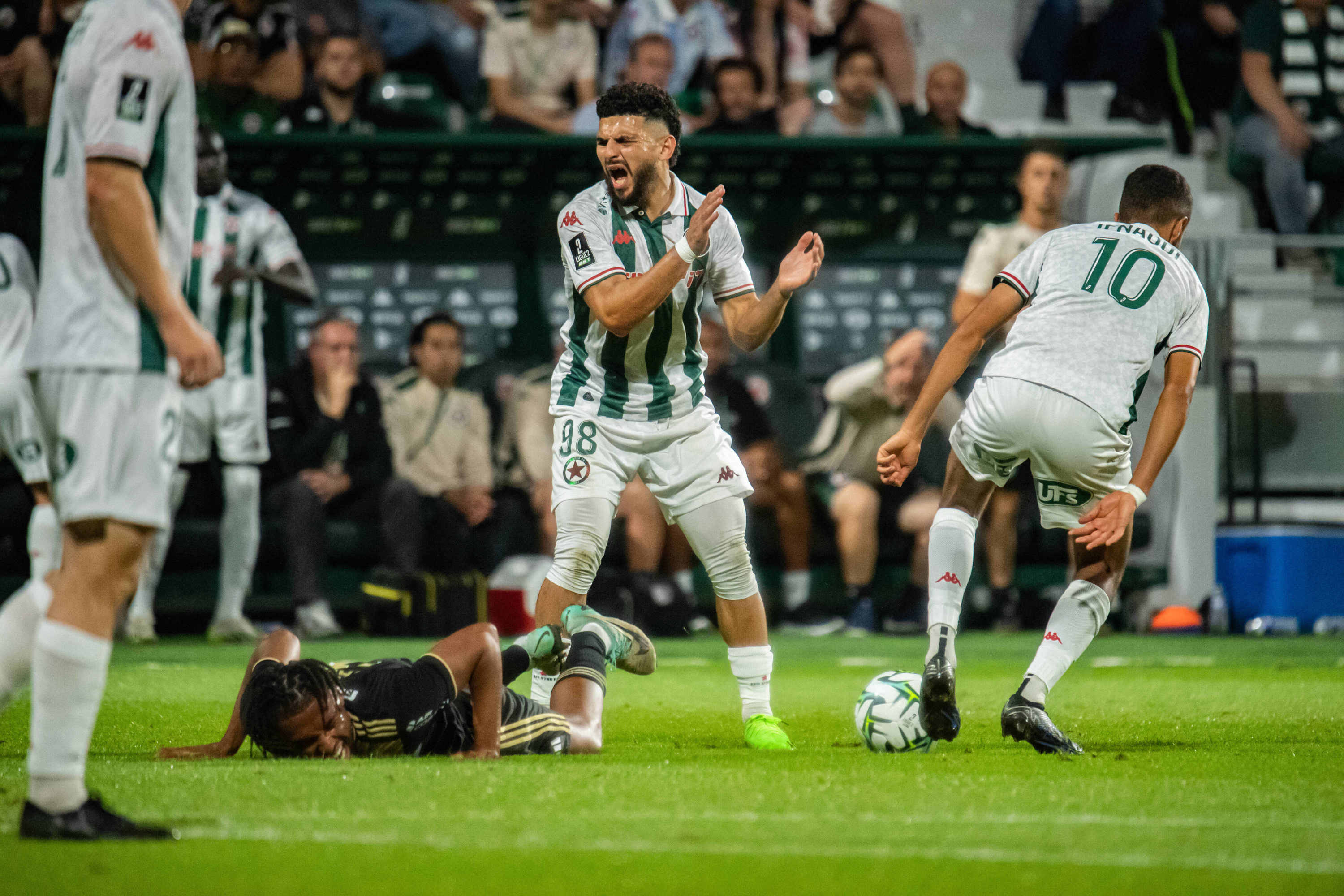 Ligue 2 : après une fin de match houleuse, le Red Star s’offre Ajaccio pour sa première de la saison à Bauer