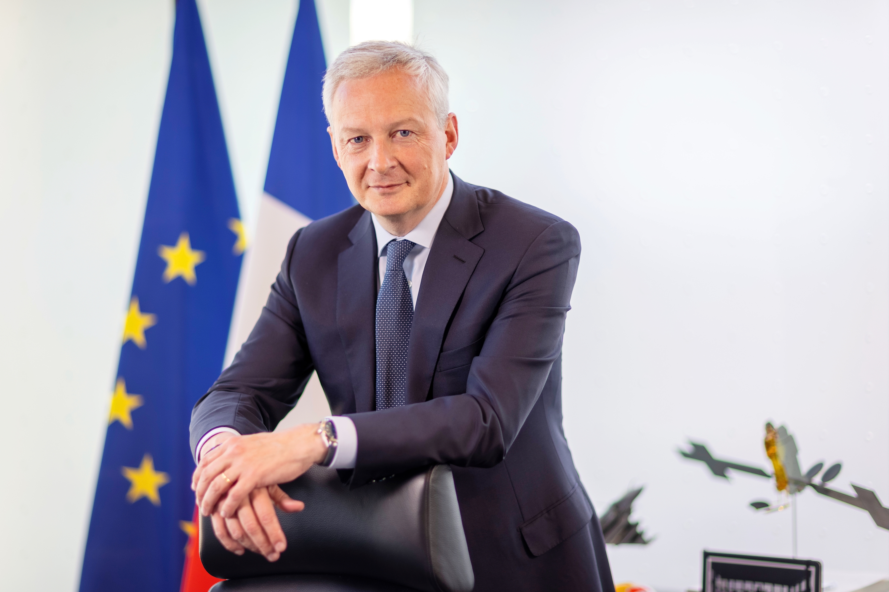 Premier ministre israélien coincé dans un ascenseur, mort du chat Olive... Quand Bruno Le Maire énumère ses souvenirs insolites à Bercy