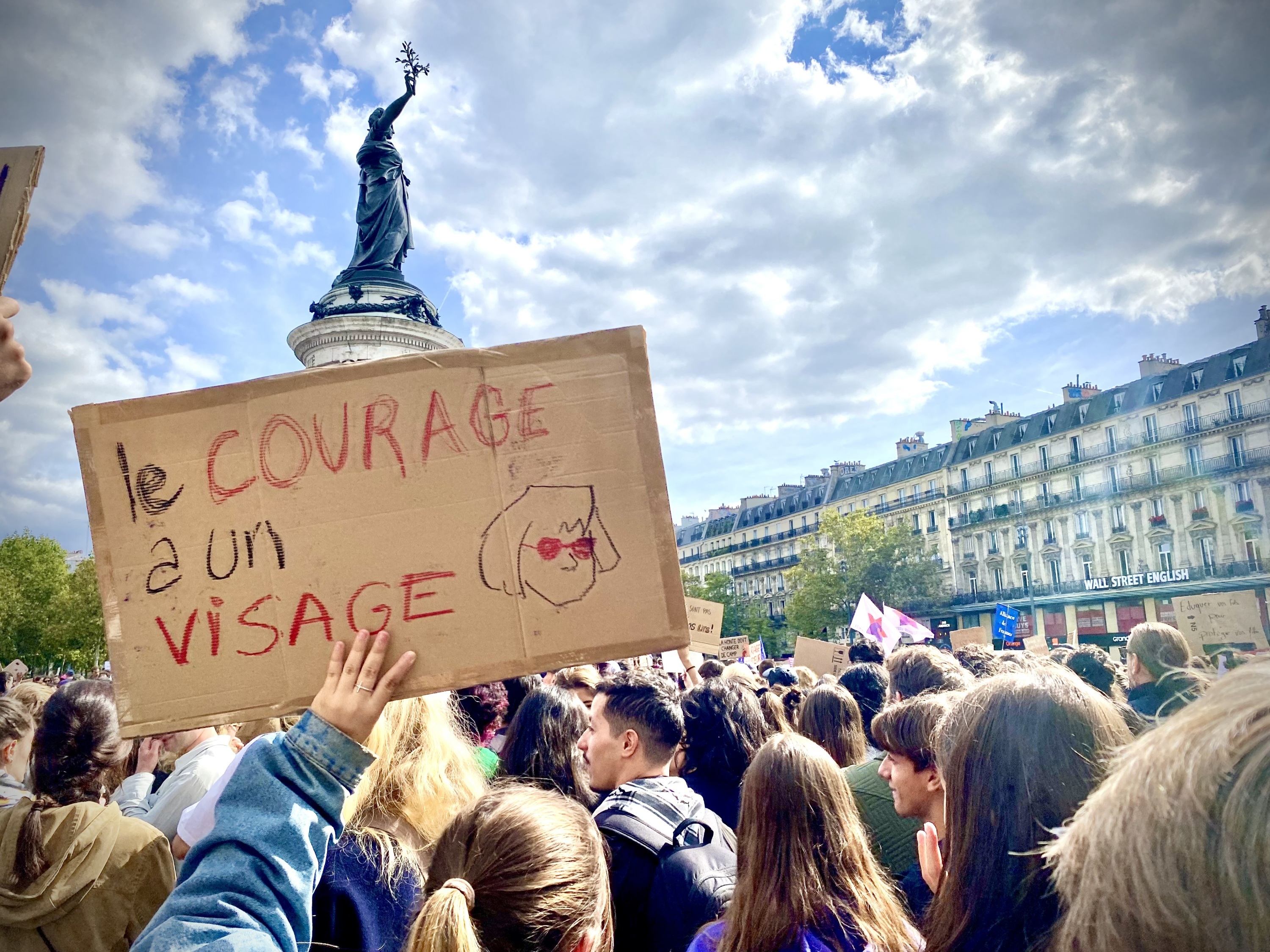 «C'est un procès historique» : hommages partout en France au courage de Gisèle Pelicot, «icône malgré elle»