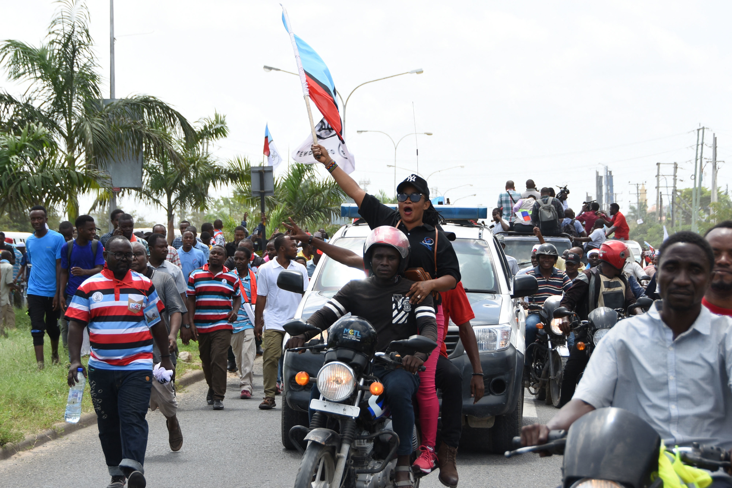 Tanzanie : les domiciles de deux leaders d'opposition pris pour cible par la police avant une manifestation