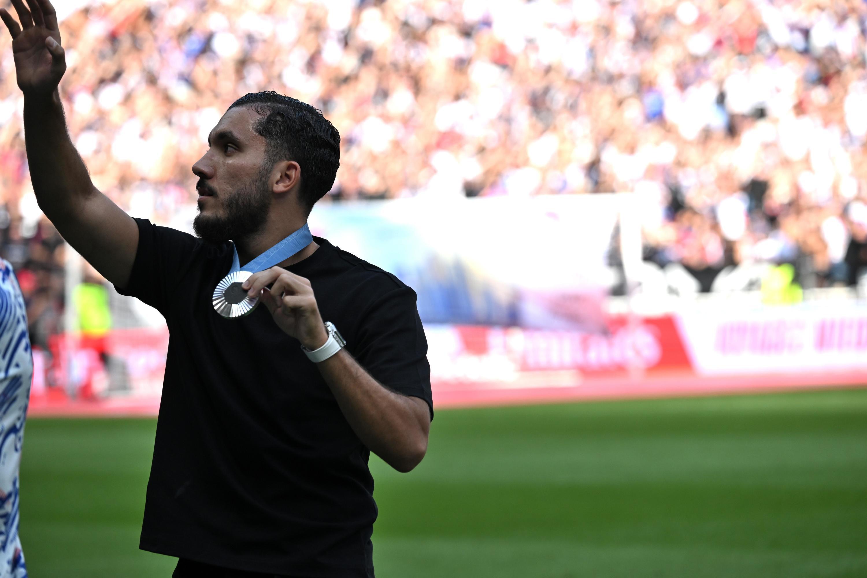 Football : «C’est une honte», s’indigne Cherki après la défaite de l’OL face à l’OM hier soir dans un match fou