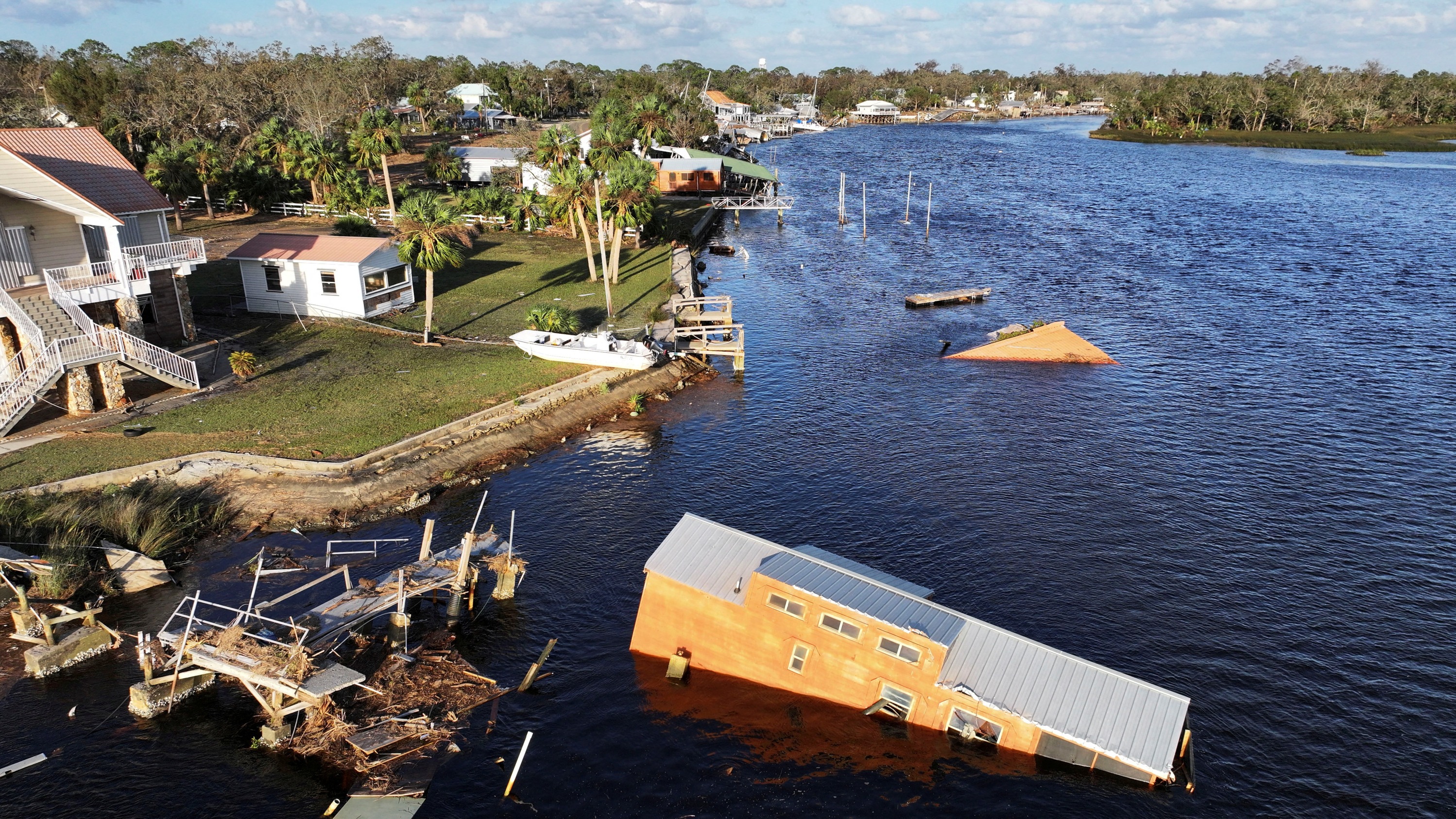 Ouragan Hélène aux États-Unis : au moins 93 morts, Biden va se rendre sur place