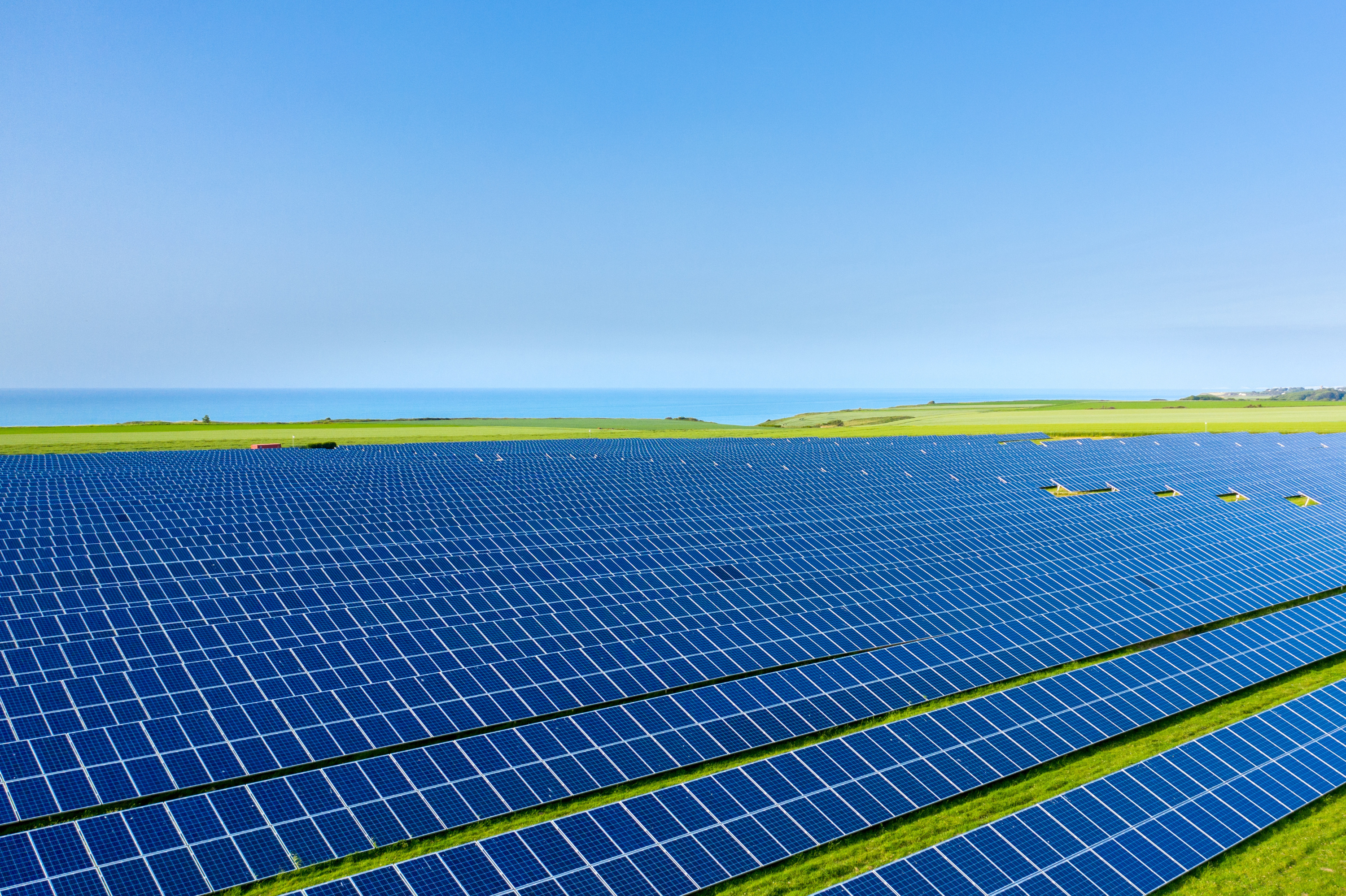 Le plus grand champ photovoltaïque de la métropole de Lyon construit au-dessus d'une ancienne décharge