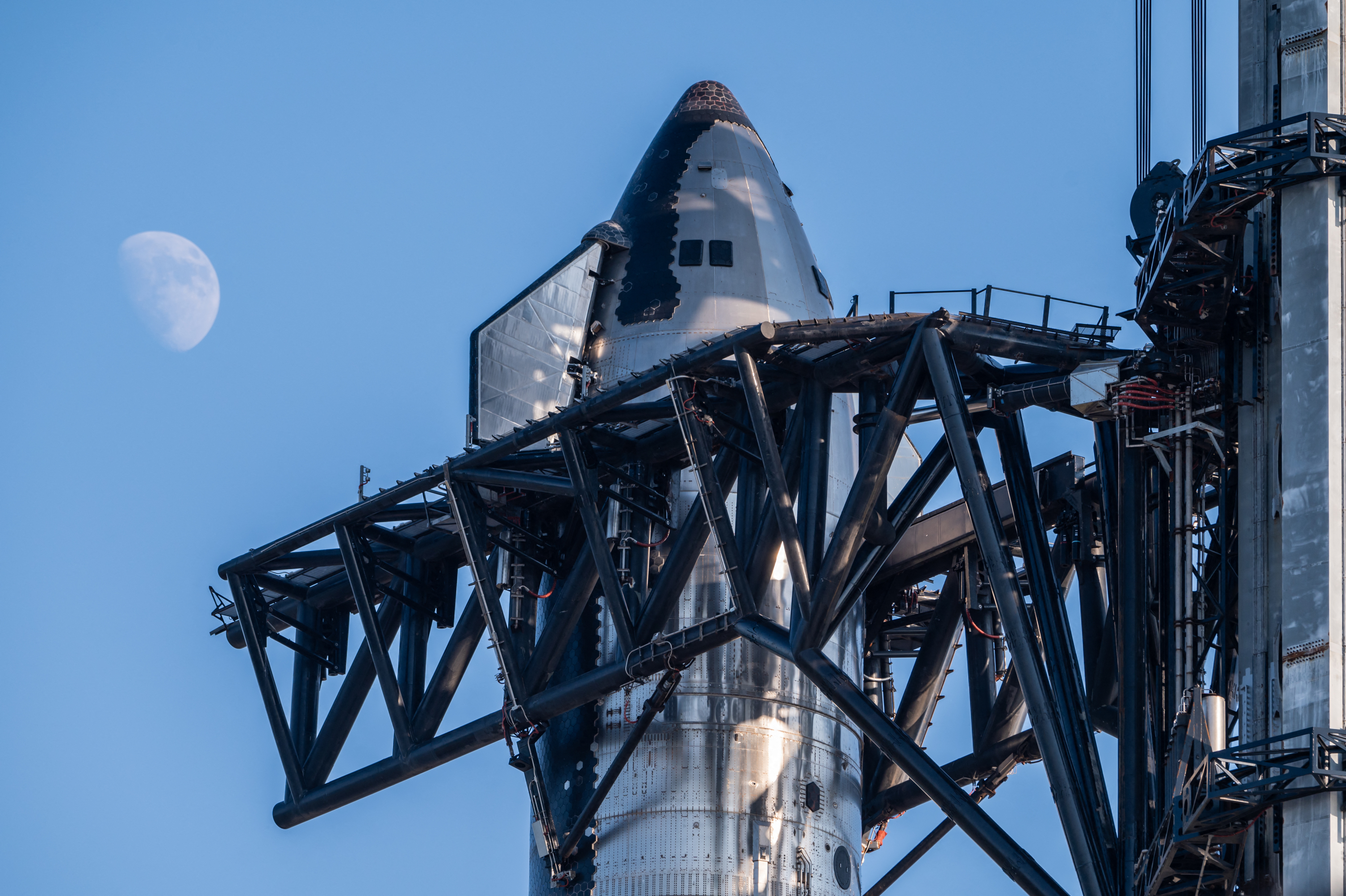 Starship : SpaceX récupère le premier étage de sa mégafusée, une première historique