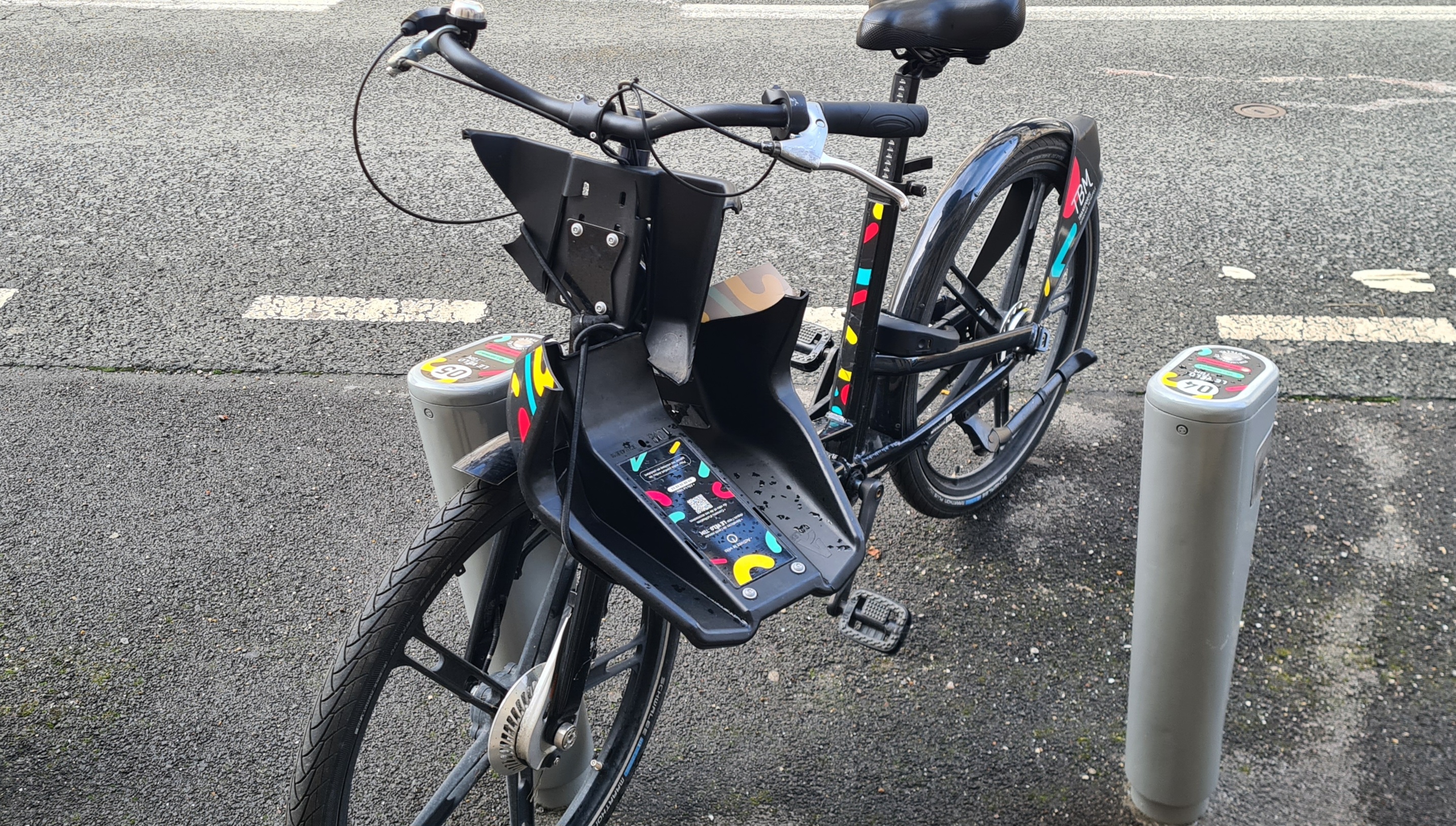 Pour les nouveaux vélos en libre-service à Bordeaux, les déboires s’accumulent