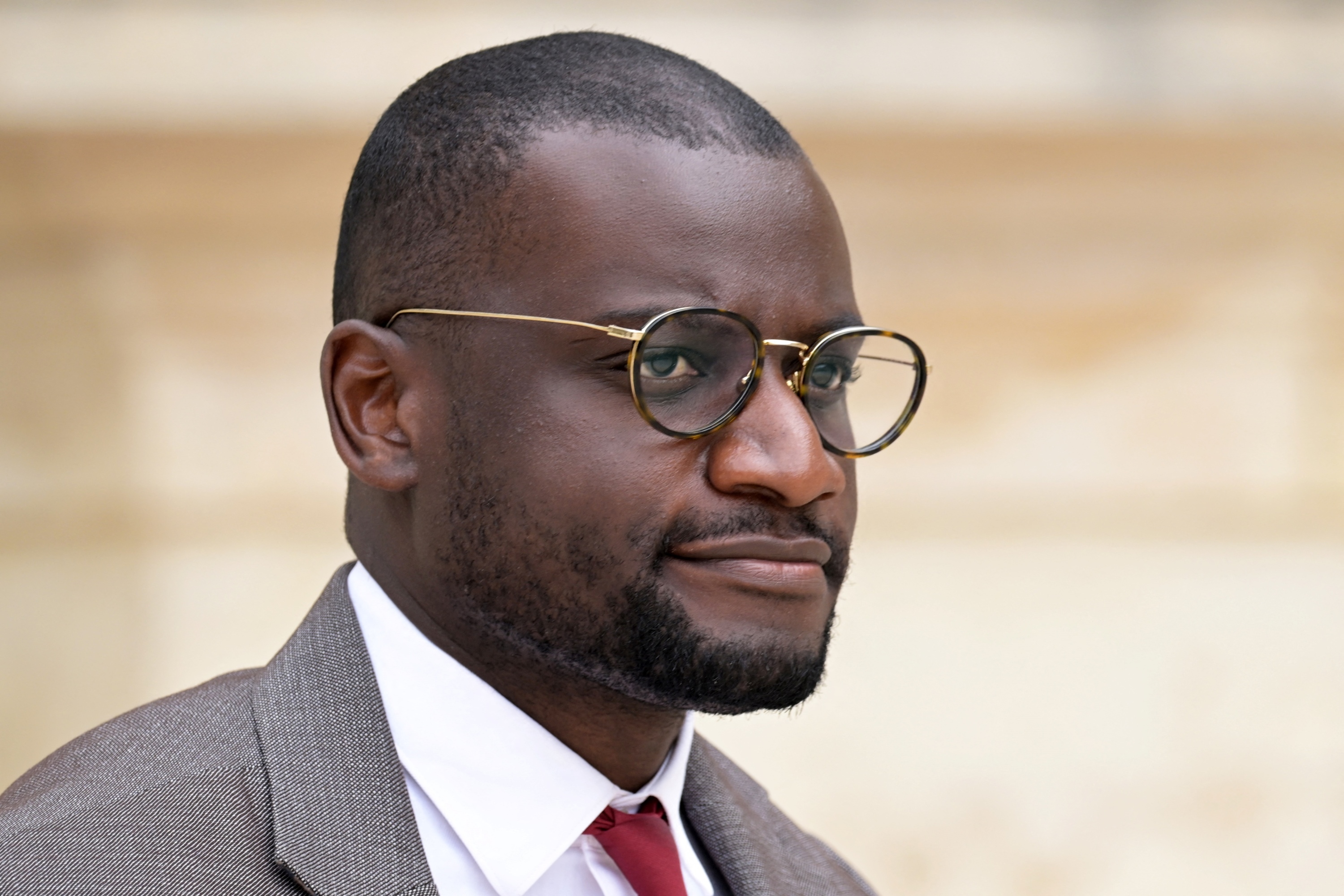 Le député Carlos Martens Bilongo (LFI) porte plainte pour injures racistes