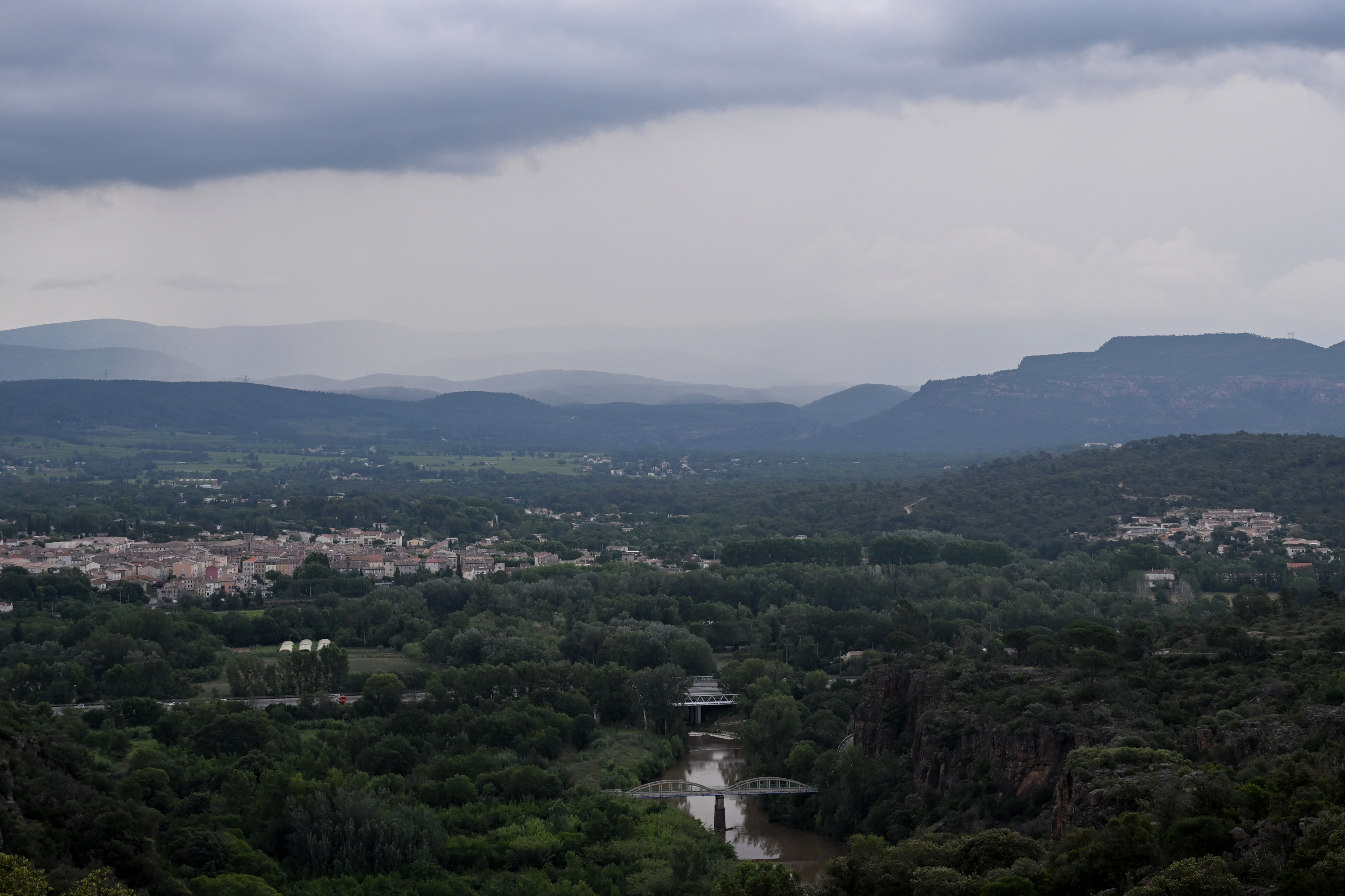 Intempéries dans le Var : l’effondrement d’un pont isole 584 personnes