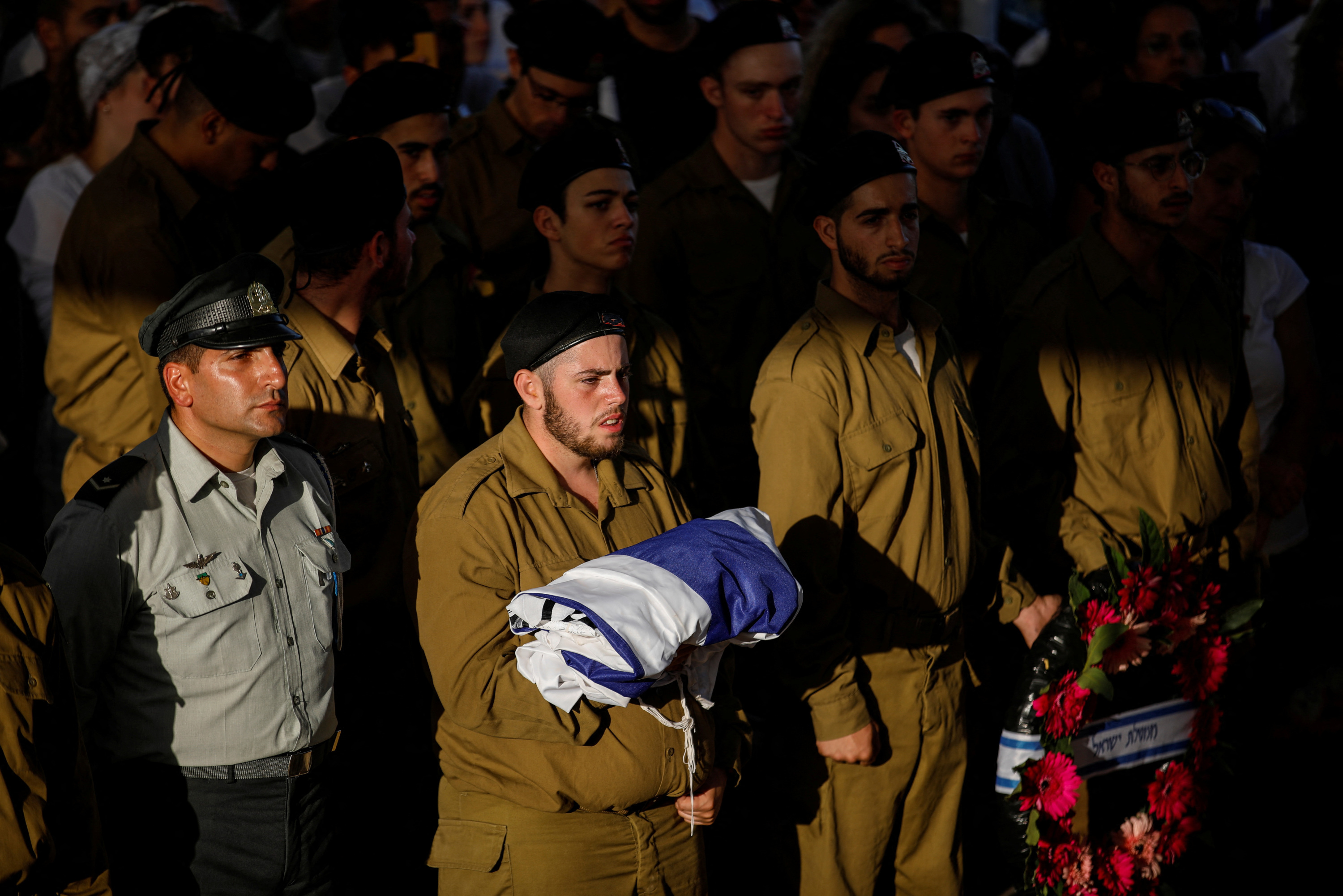 L’armée israélienne intime le retrait d’une croix sur la tombe d’un soldat mort au combat à sa famille