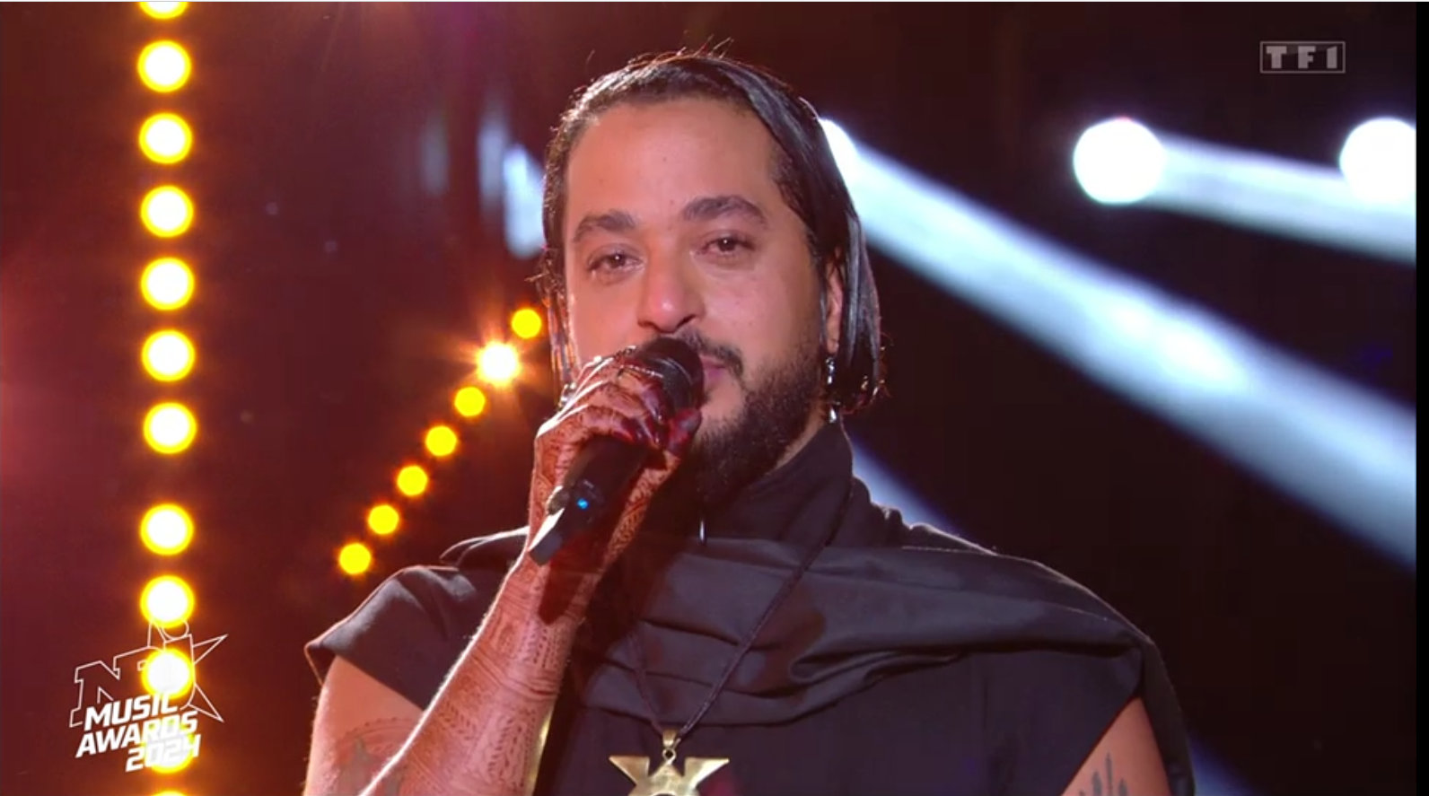 NRJ Music Awards» : accusé de harcèlement sexuel, Slimane en larmes réagit  à son prix d'artiste francophone de l'année