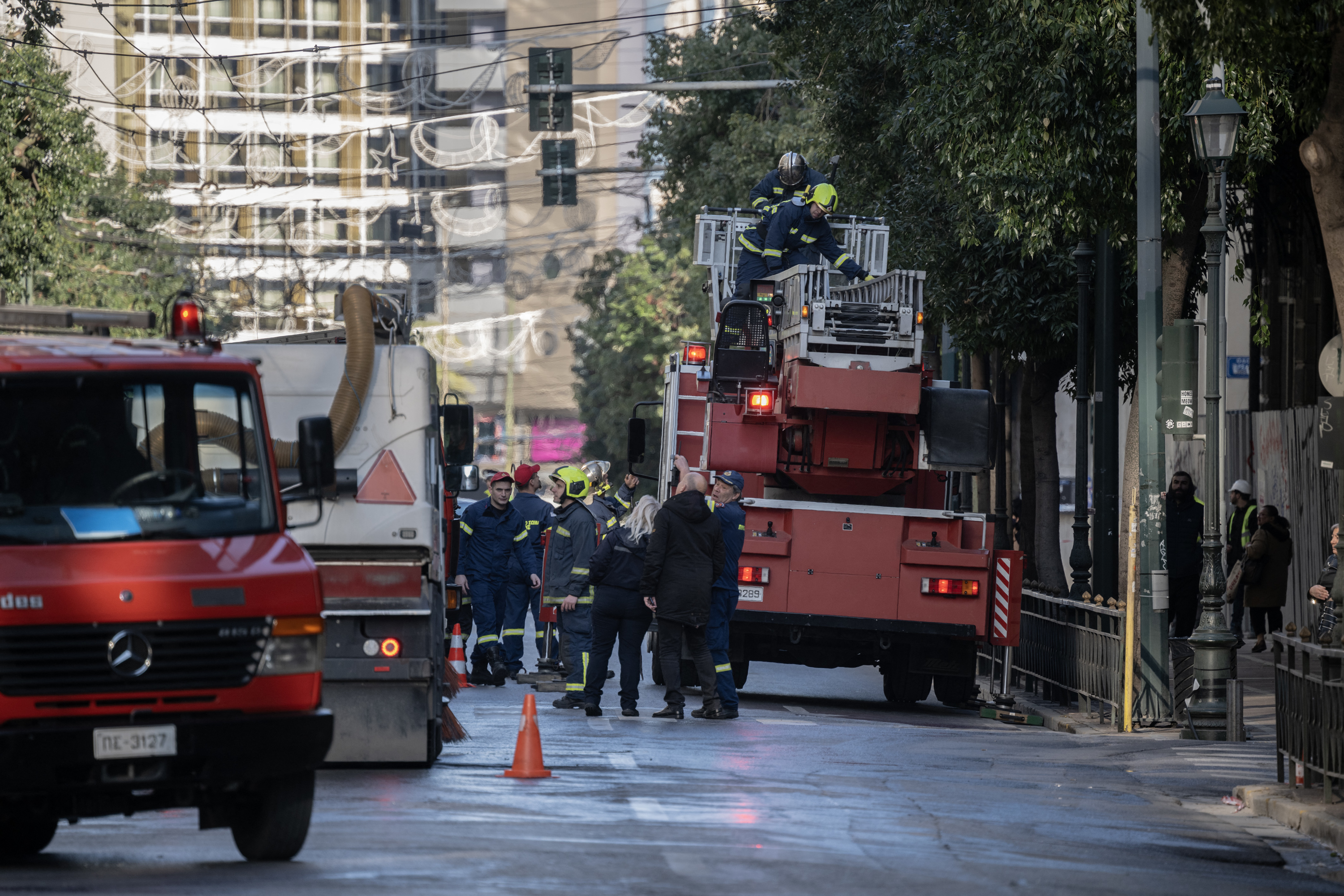 Grèce : la police antiterroriste arrête un homme après une explosion meurtrière à Athènes