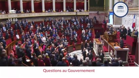 Inondations en Espagne : une minute de silence observée à l’Assemblée nationale en hommage aux victimes