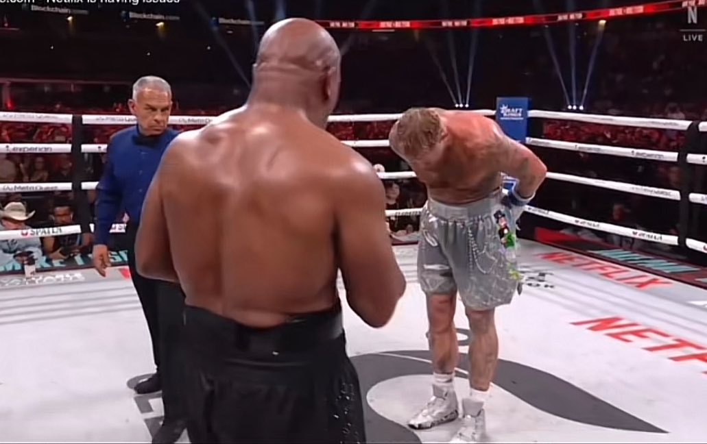 Hommage de Paul, Tyson en petite tenue, Netflix en difficulté... Retour sur une curieuse soirée de boxe