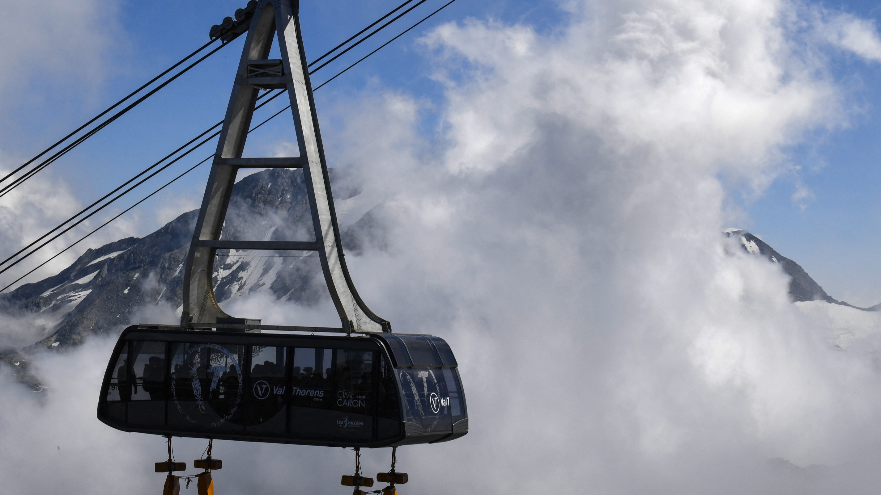 Accident de télécabine à Val Thorens : une potentielle «erreur humaine» à l’origine du drame ?