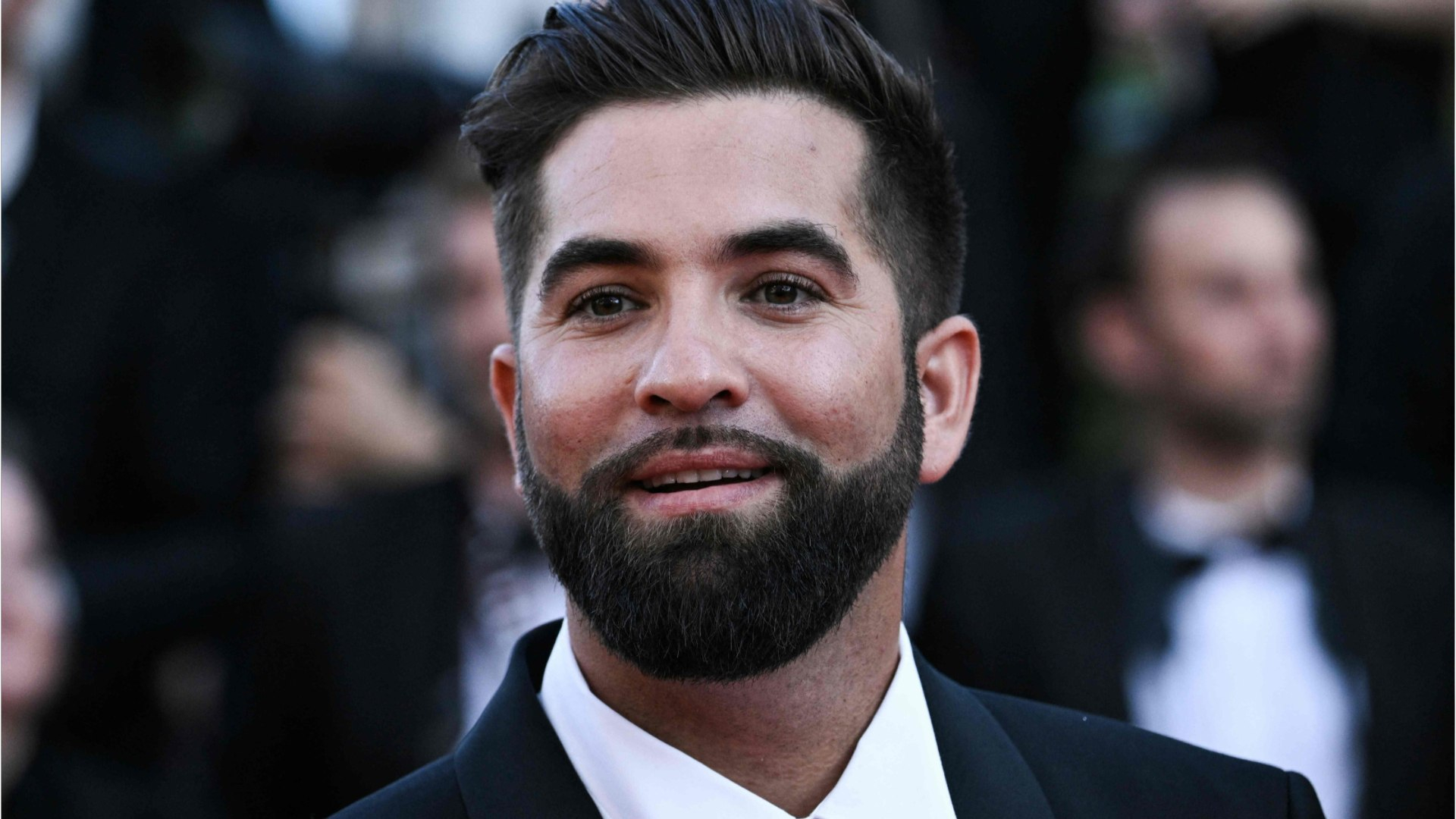 GALA VIDEO - Kendji Girac dans Un dimanche à la campagne, Frédéric Lopez  raconte les coulisses : “Il n’a donné aucun sujet à ne pas aborder”