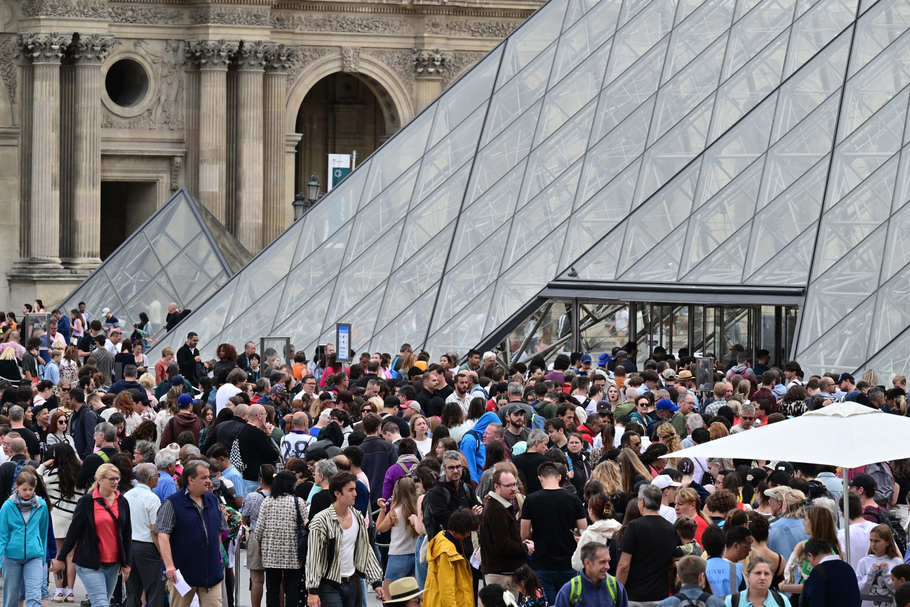 Contre le surtourisme, Paris veut mieux répartir les visiteurs dans ses arrondissements