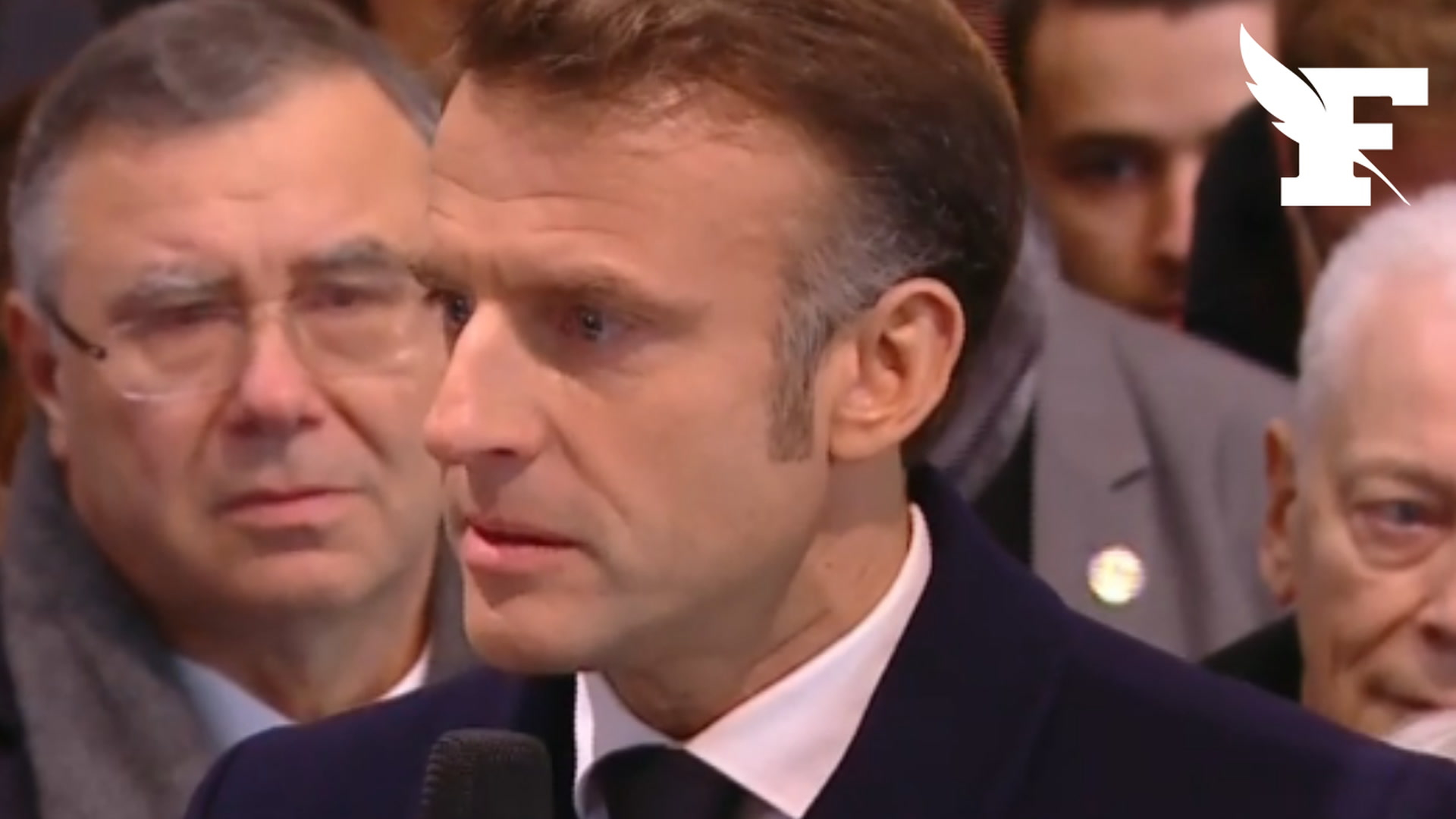 Réouverture de Notre-Dame: l’hommage très ému d’Emmanuel Macron au général Georgelin, «le visage et la voix du chantier»